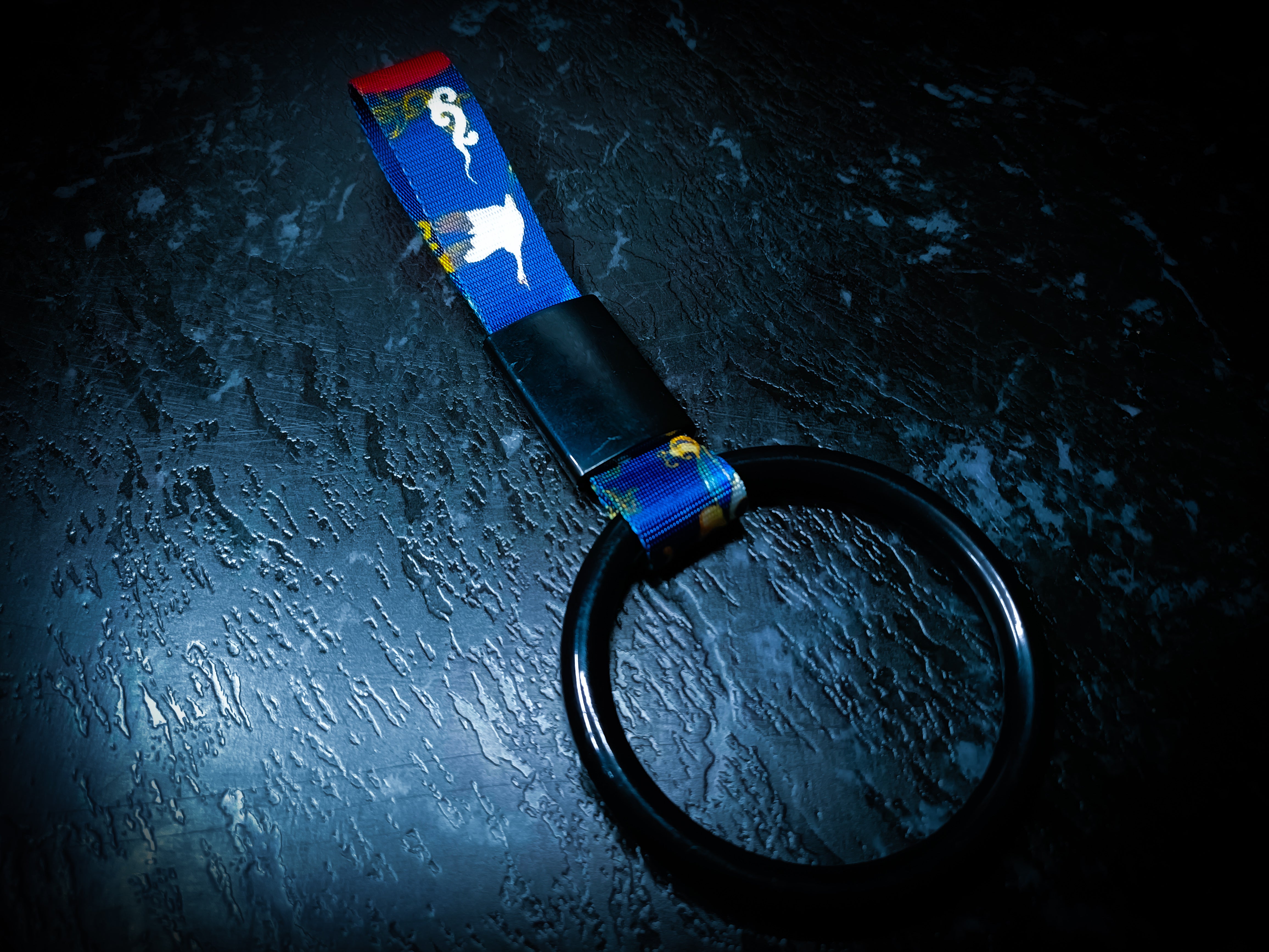 Tsurikawa Rising Sun Black and Blue Waves Black Circle Train/Bus Handle