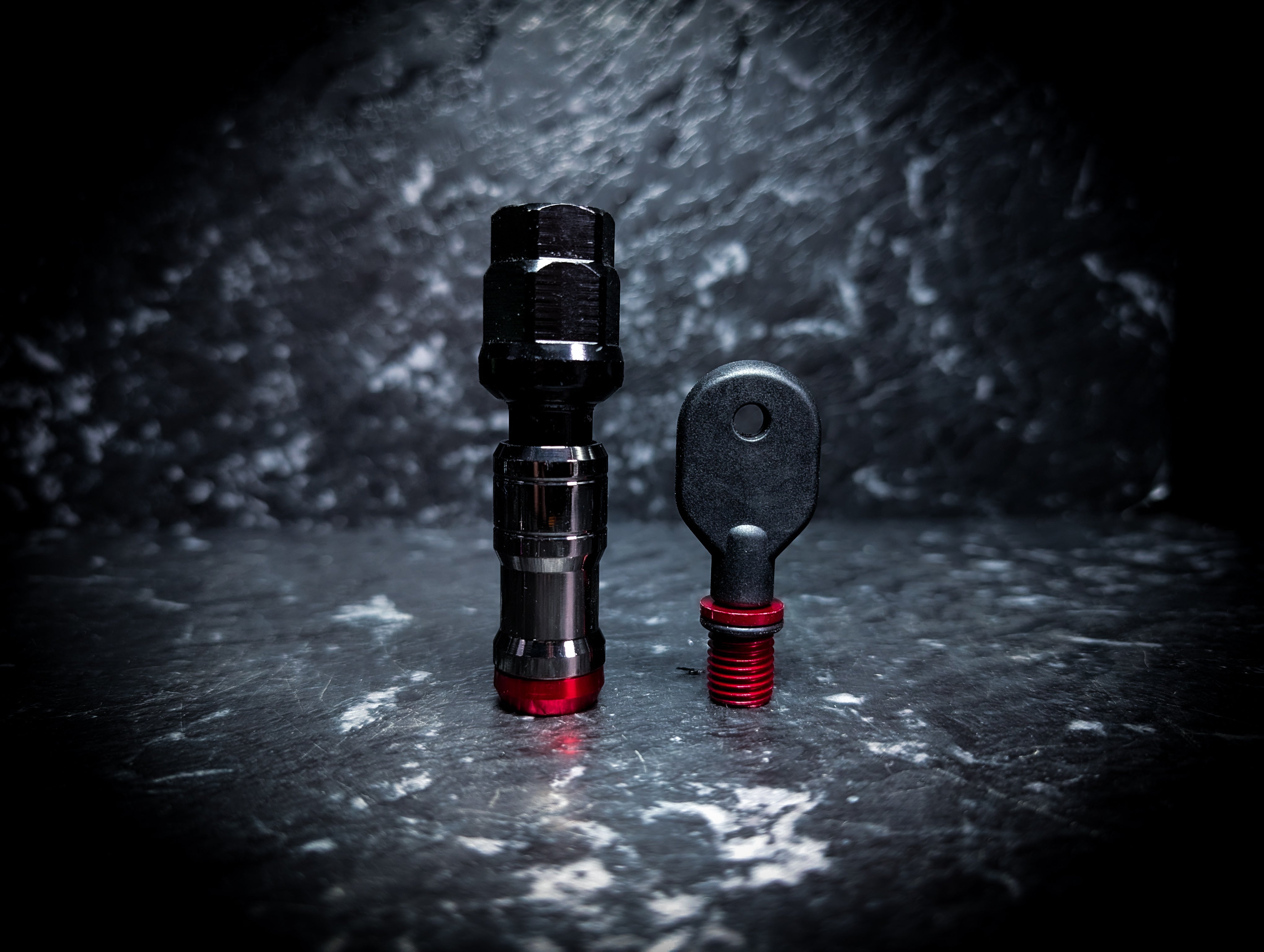 Red Capped • Gunmetal Security Wheel Nuts