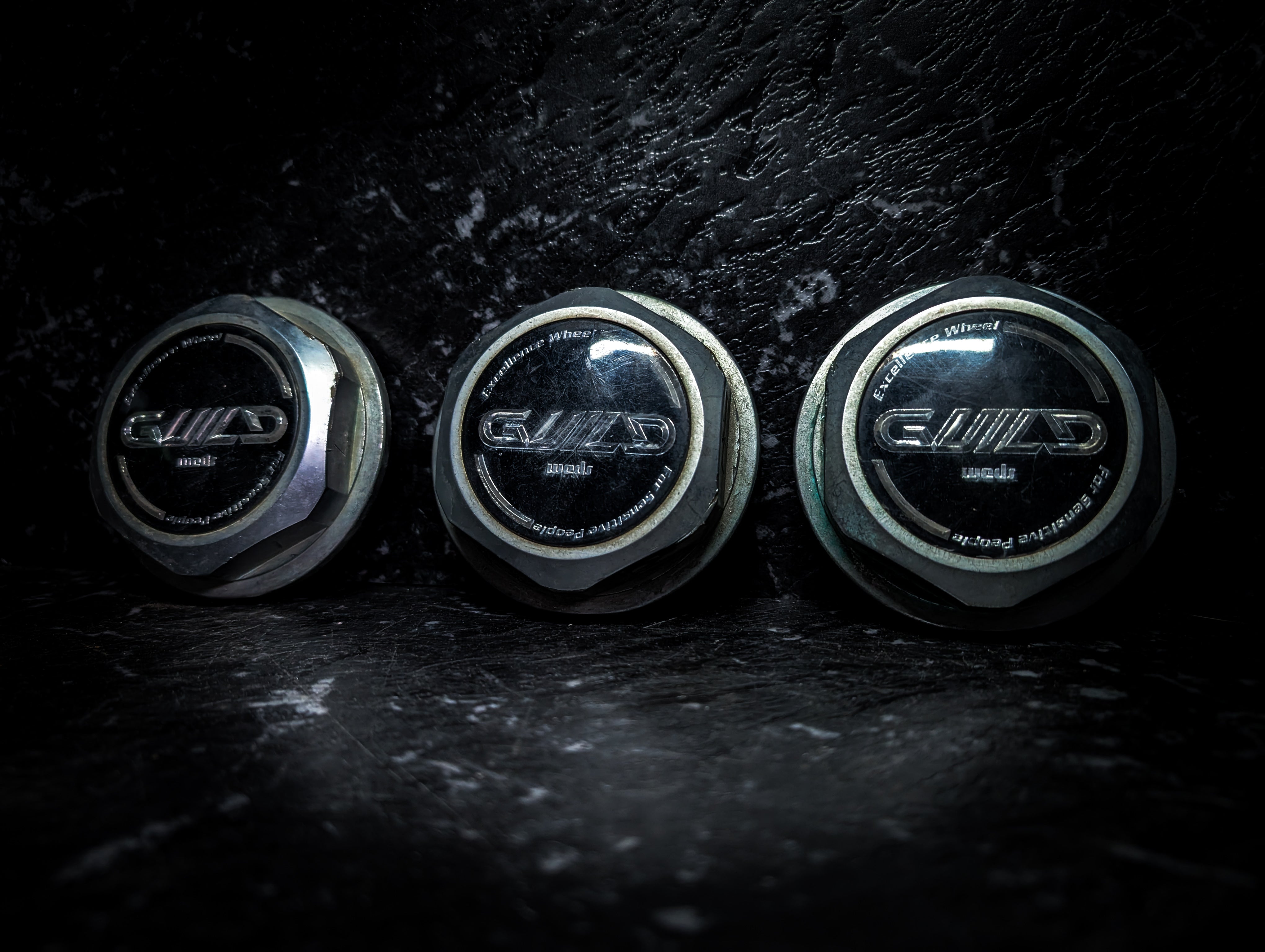 WEDS GUILD Black and Silver Vintage Centre Caps x 3