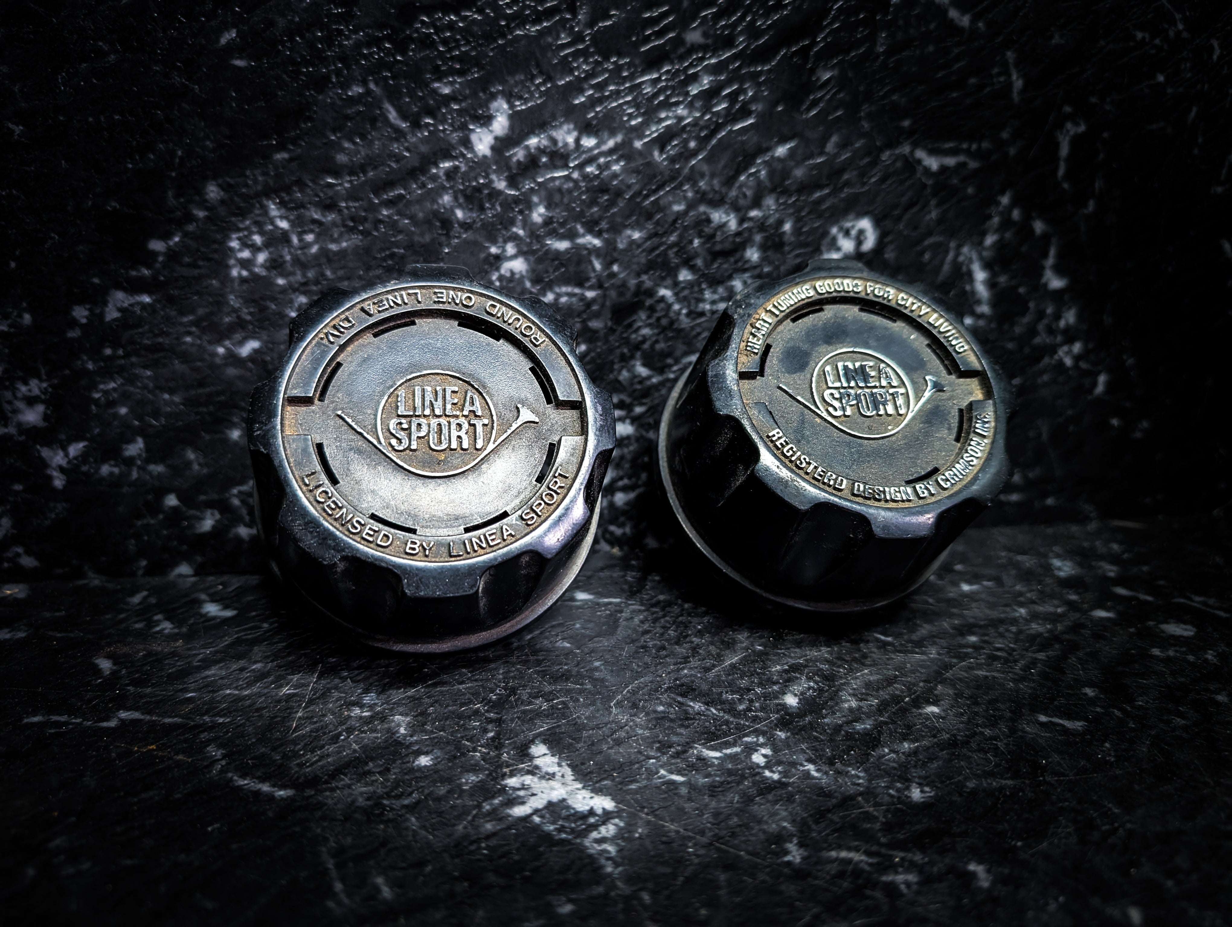 LINEA SPORT Black Vintage Centre Cap x 2