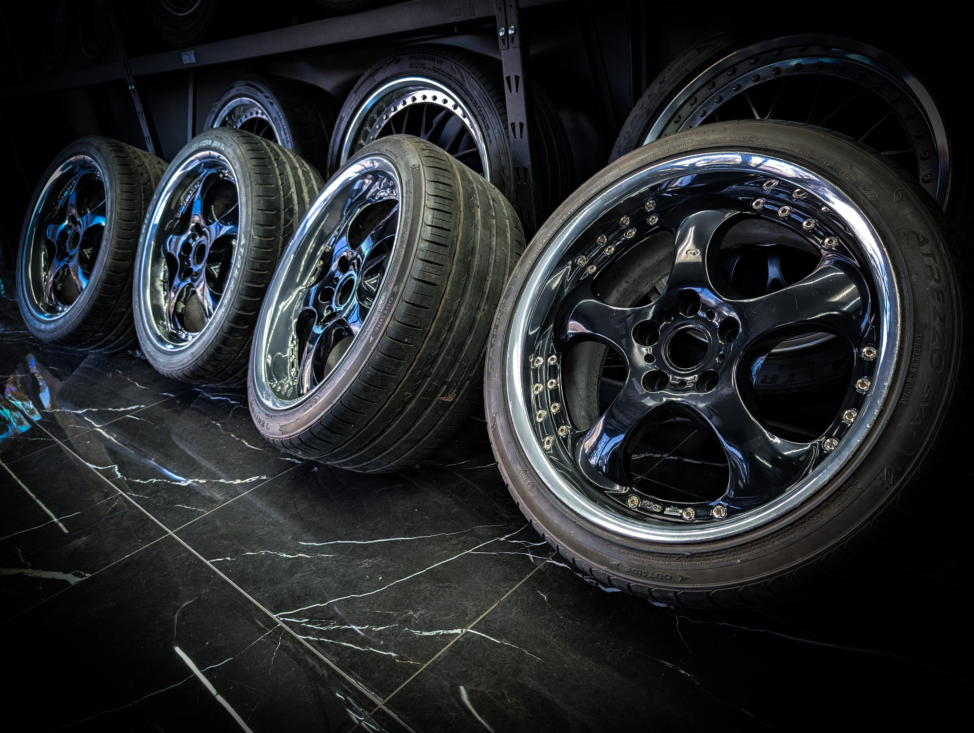 18" RAYS Engineering VICTRIX Pleasure 2 Piece Staggered Wheels x 4