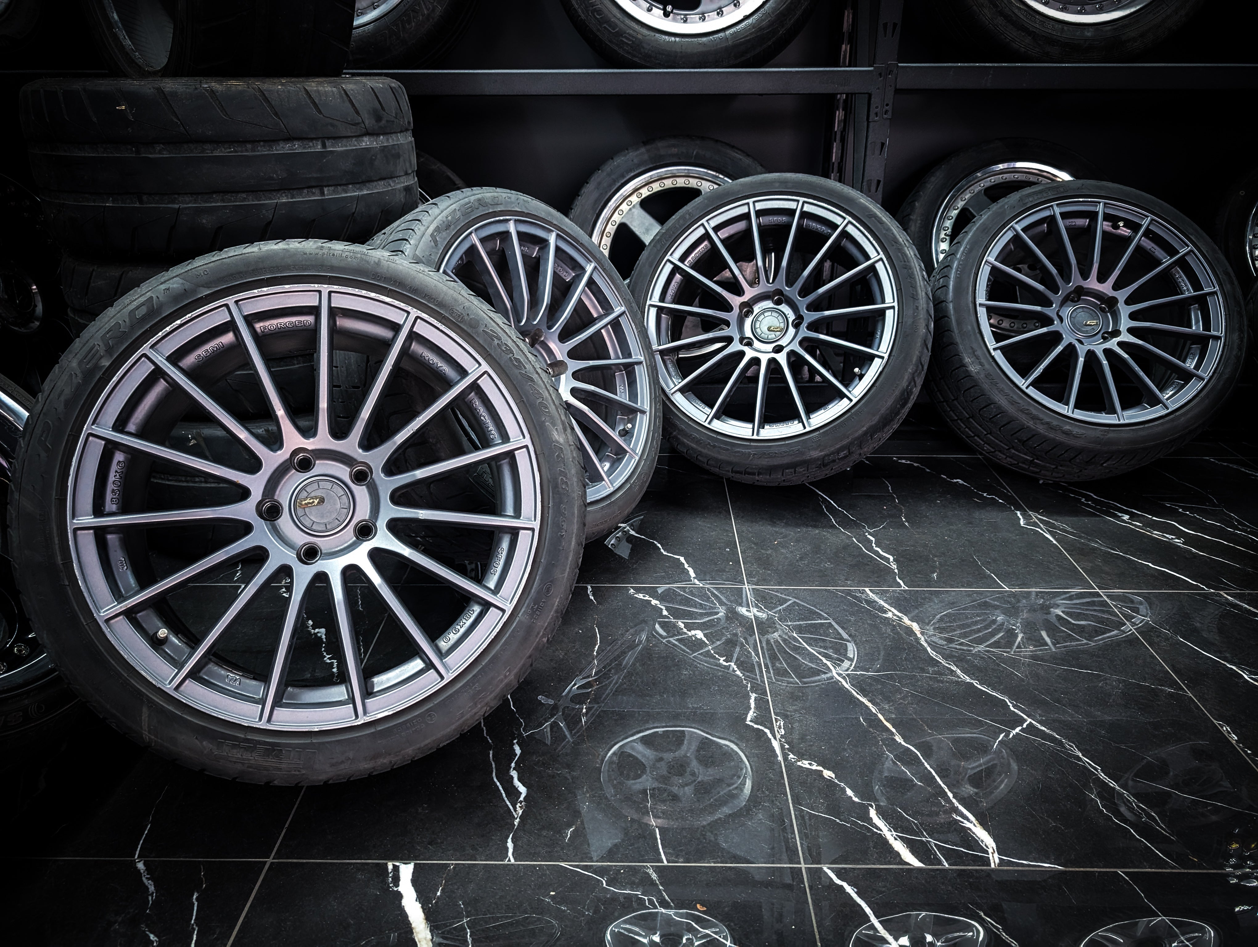 18" KOYA Gunmetal SF05 Semi Forged Concave Wheels x 4