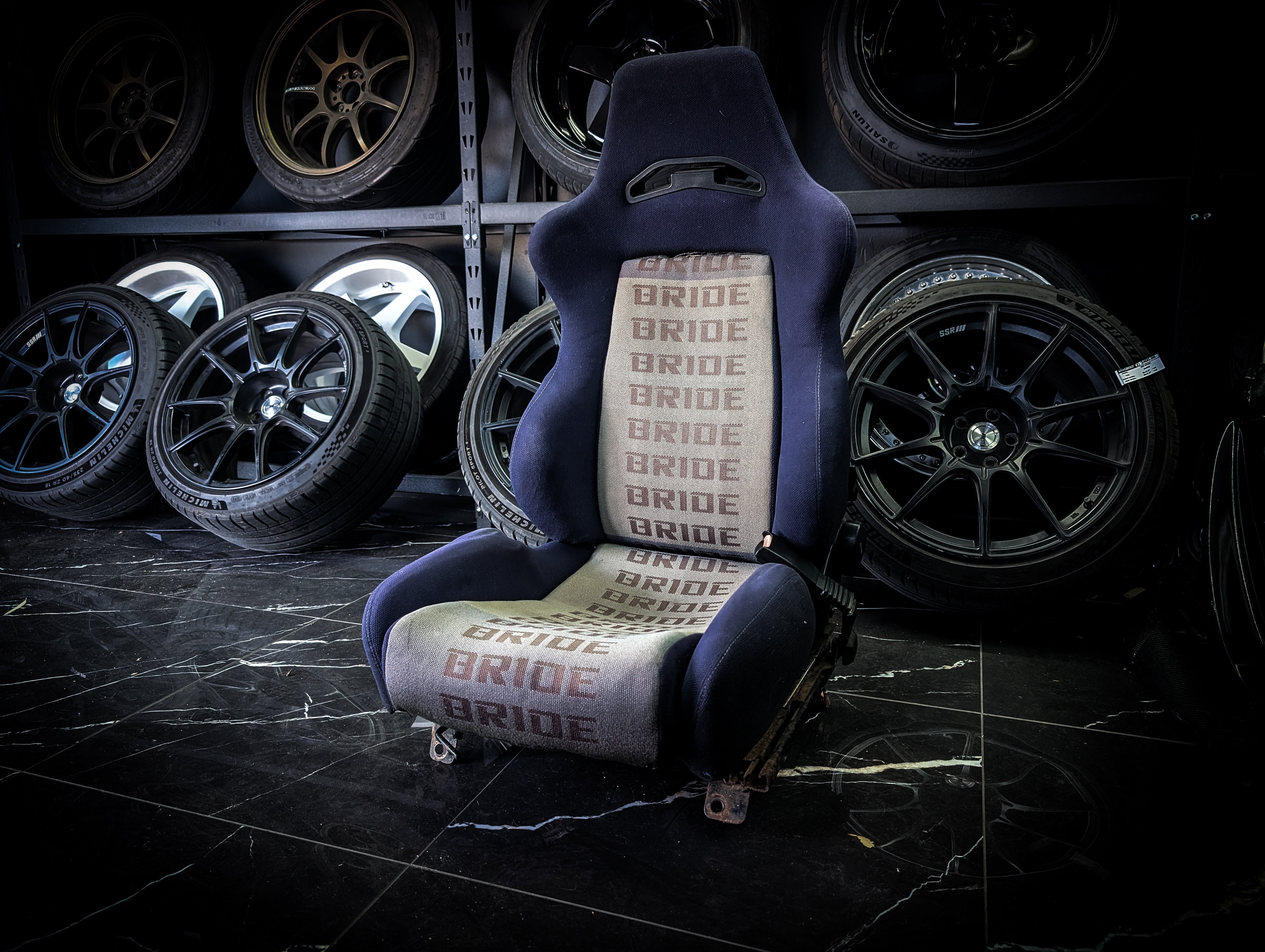 BRIDE ERGO Reclining Bucket Seat + R31 Skyline Seat Rail