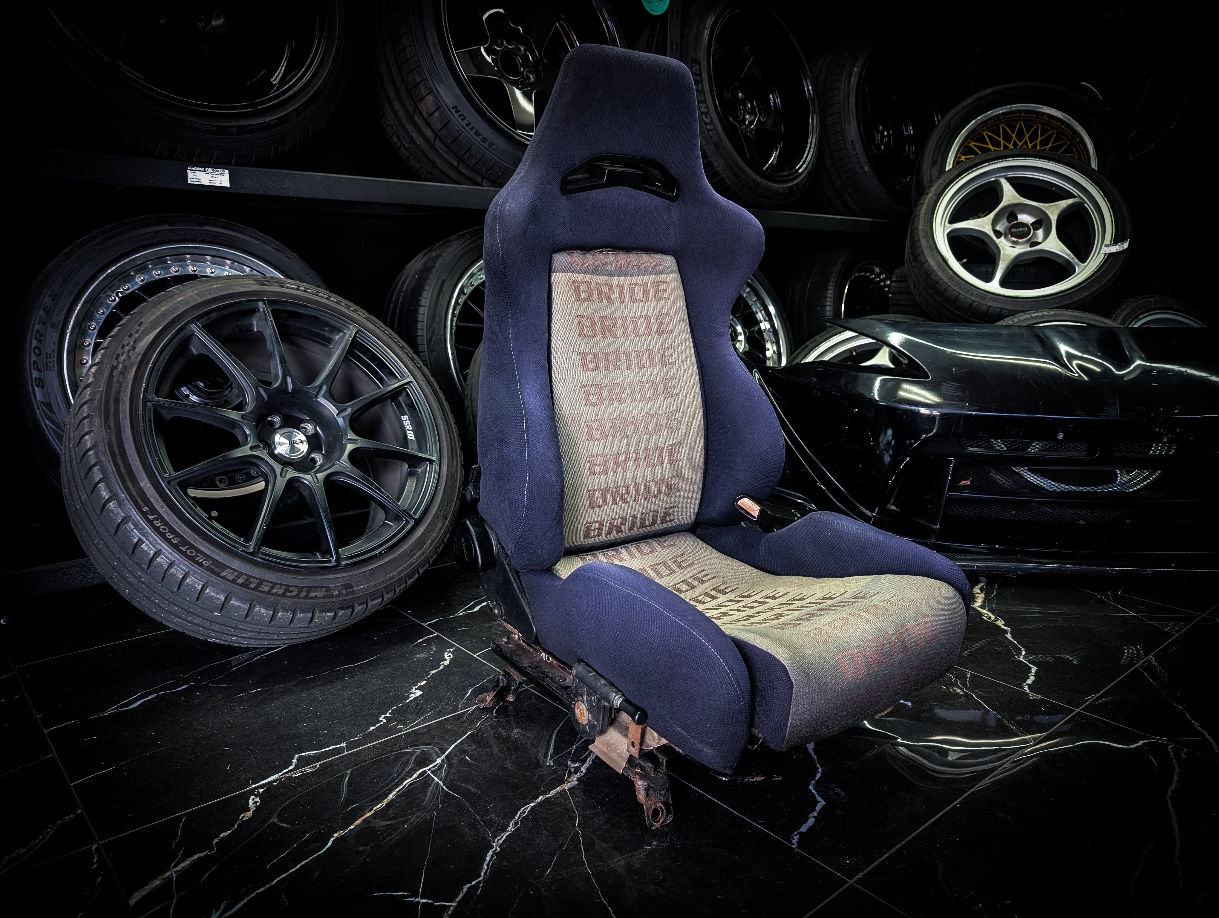 BRIDE ERGO Reclining Bucket Seat + R31 Skyline Seat Rail