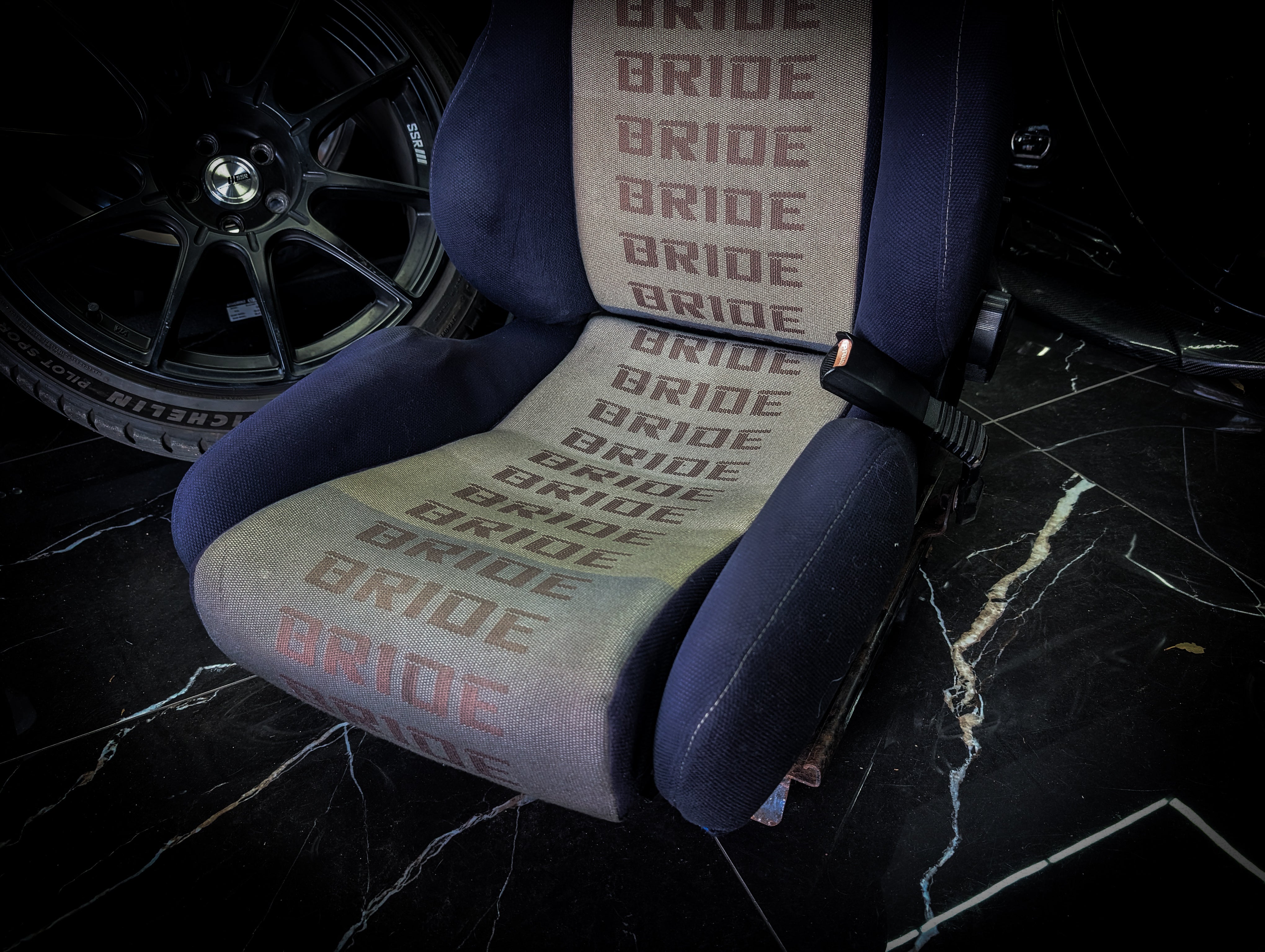 BRIDE ERGO Reclining Bucket Seat + R31 Skyline Seat Rail