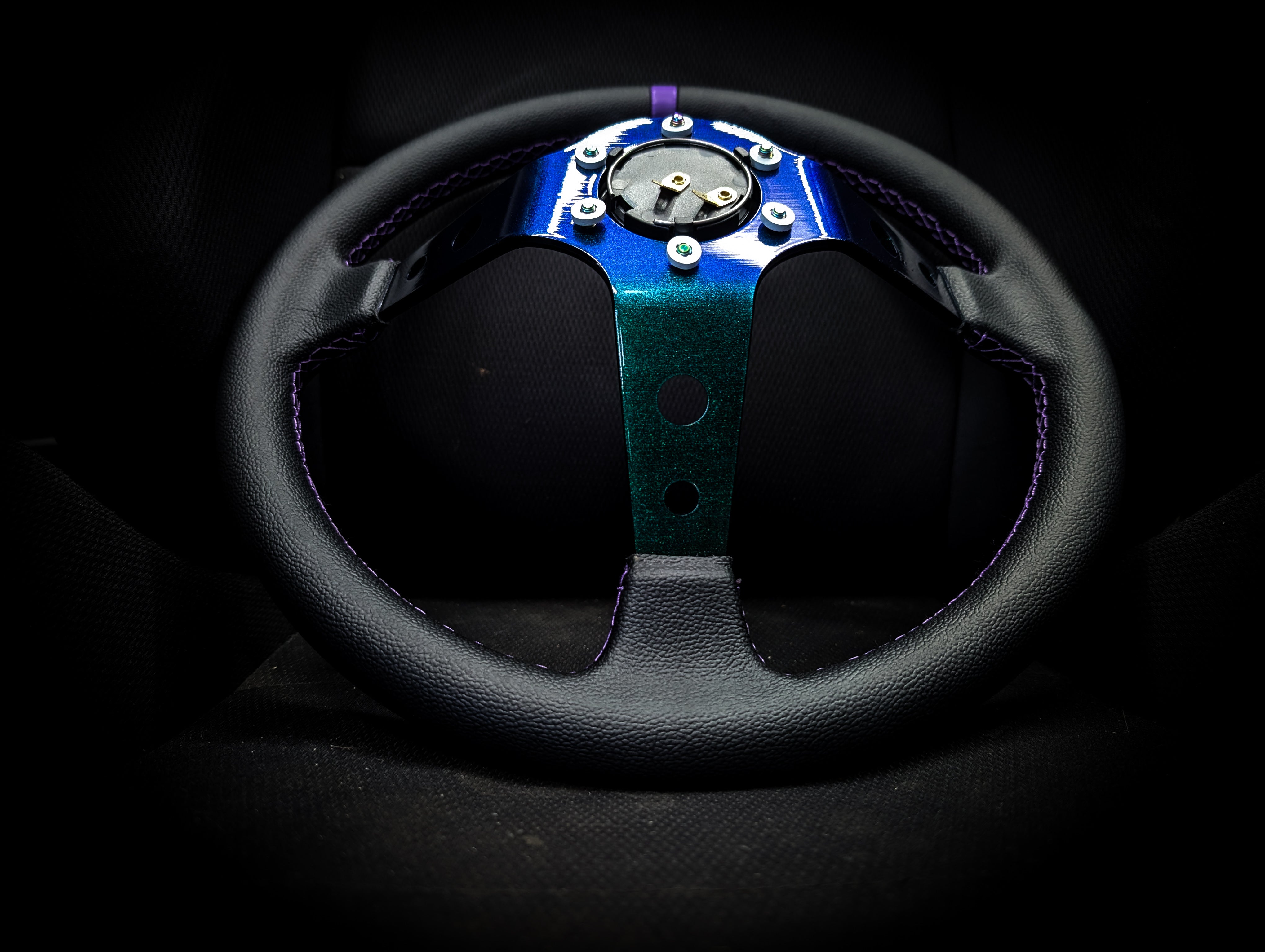 LIMITED Colour Shift Centre - Purple Stitched• Black Leather Deep Dished 350mm Steering Wheel