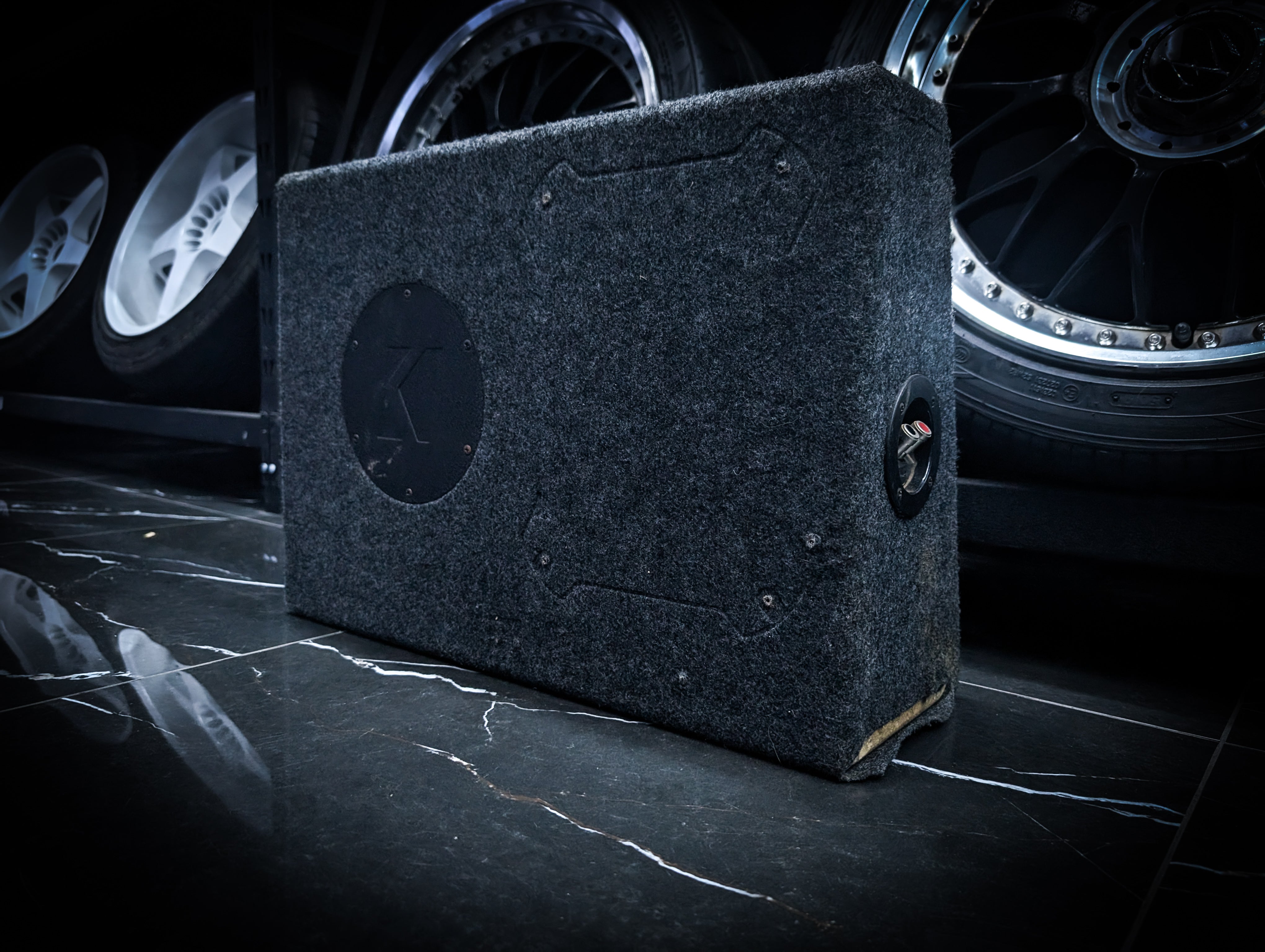 KICKER Slimline 800watt 10" Ported Subwoofer