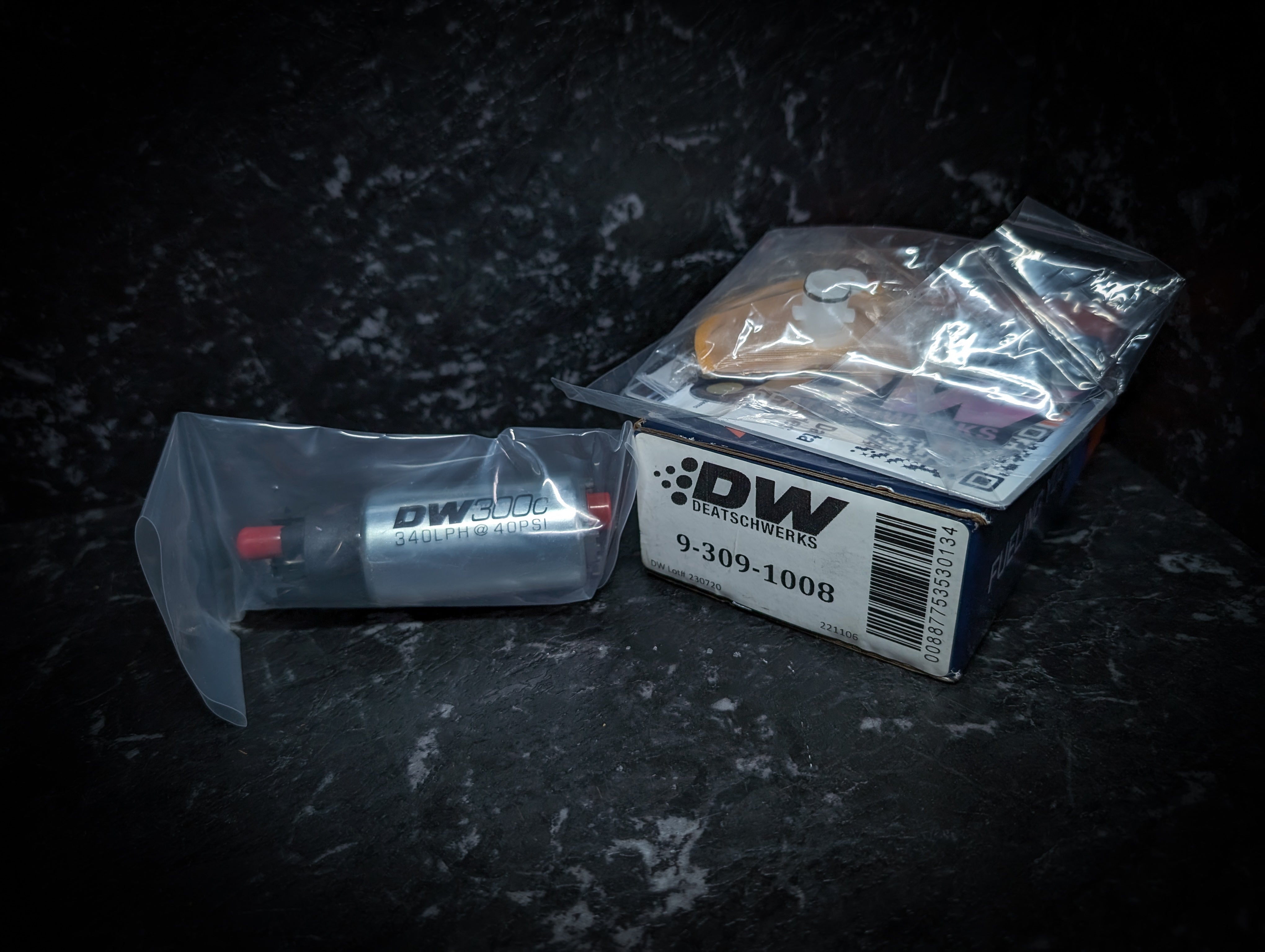 DW Subaru EJ25 300c Fuel Pump