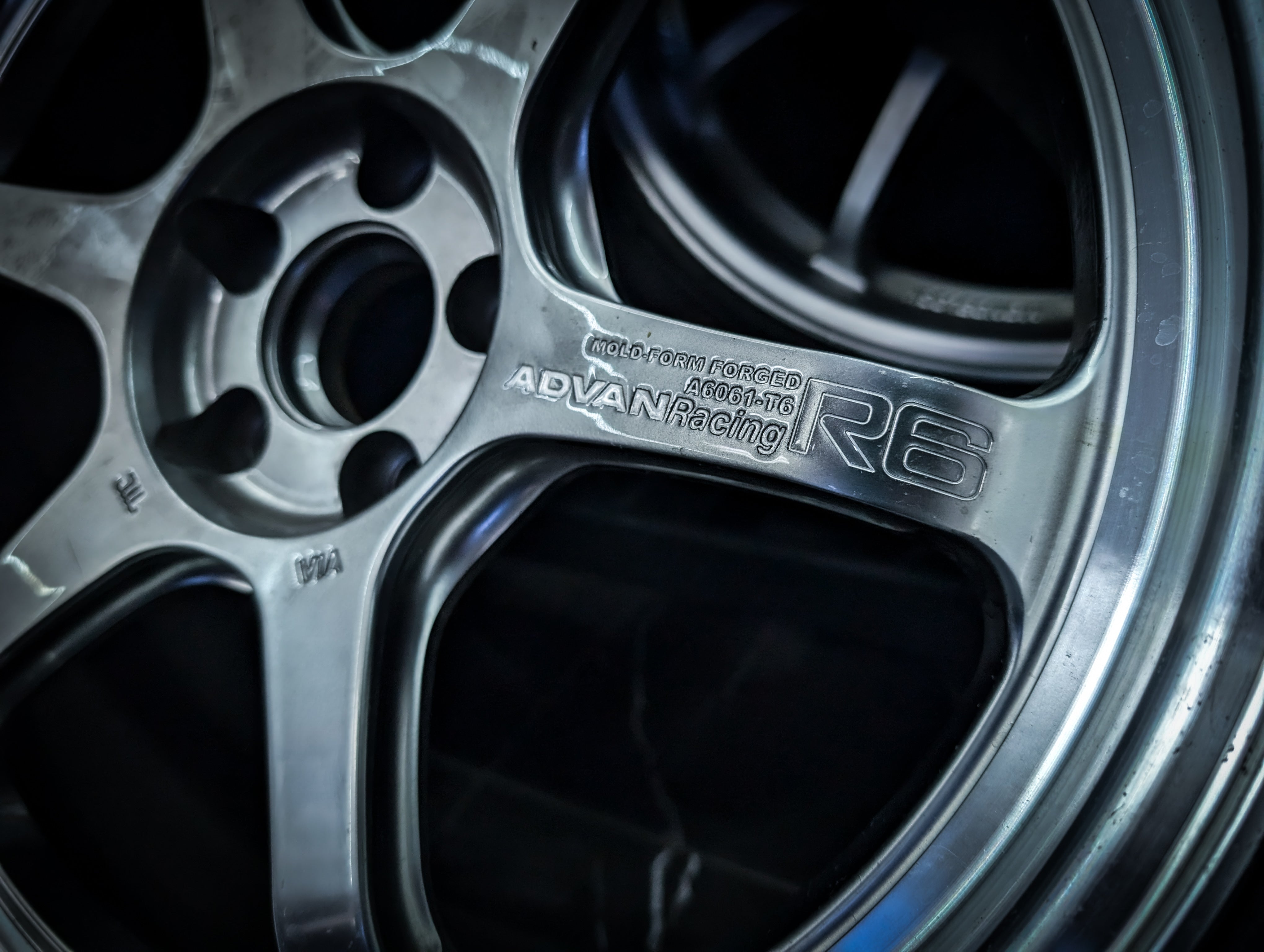 18" YOKOHAMA ADVAN R6 Forged Hyper Black Staggered Wheels x 4