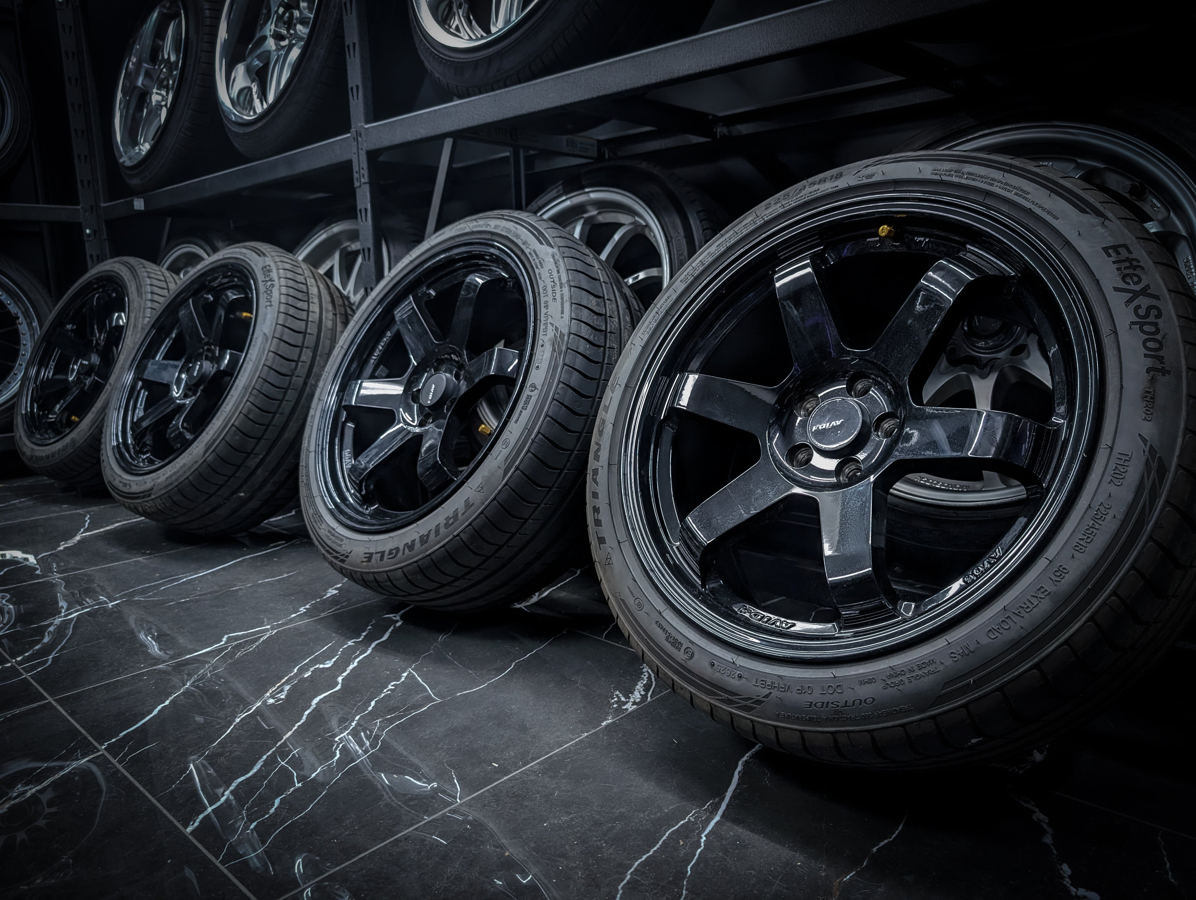 18" Gloss Black AVID.1 Wheels x 4