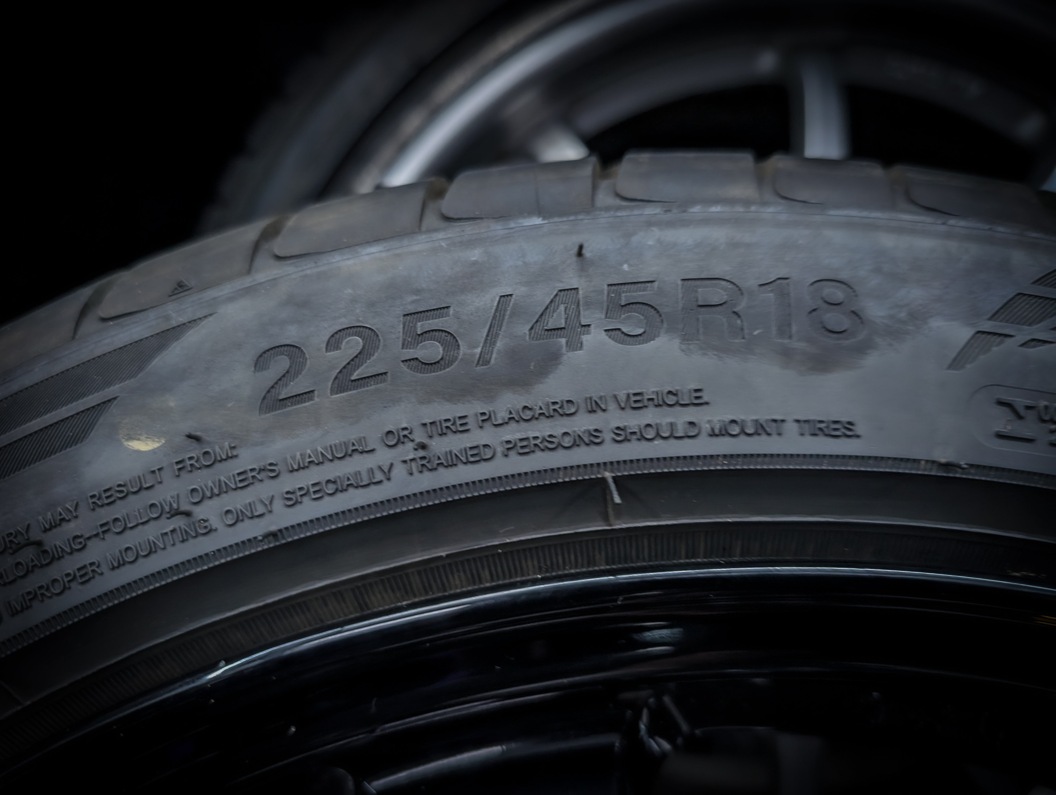 18" Gloss Black AVID.1 Wheels x 4