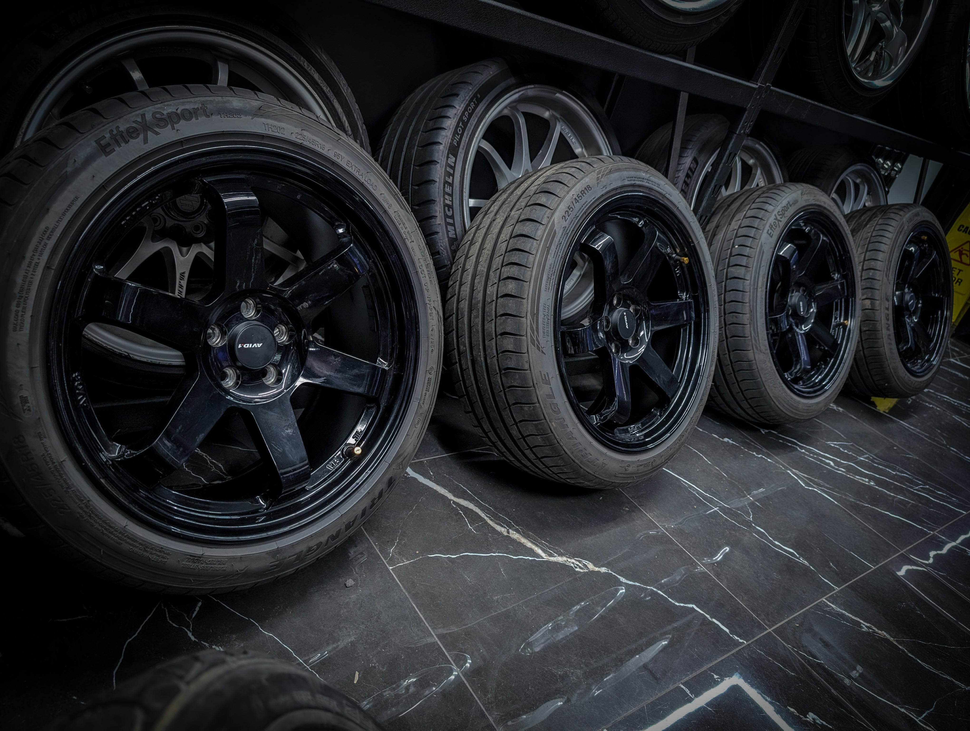 18" Gloss Black AVID.1 Wheels x 4