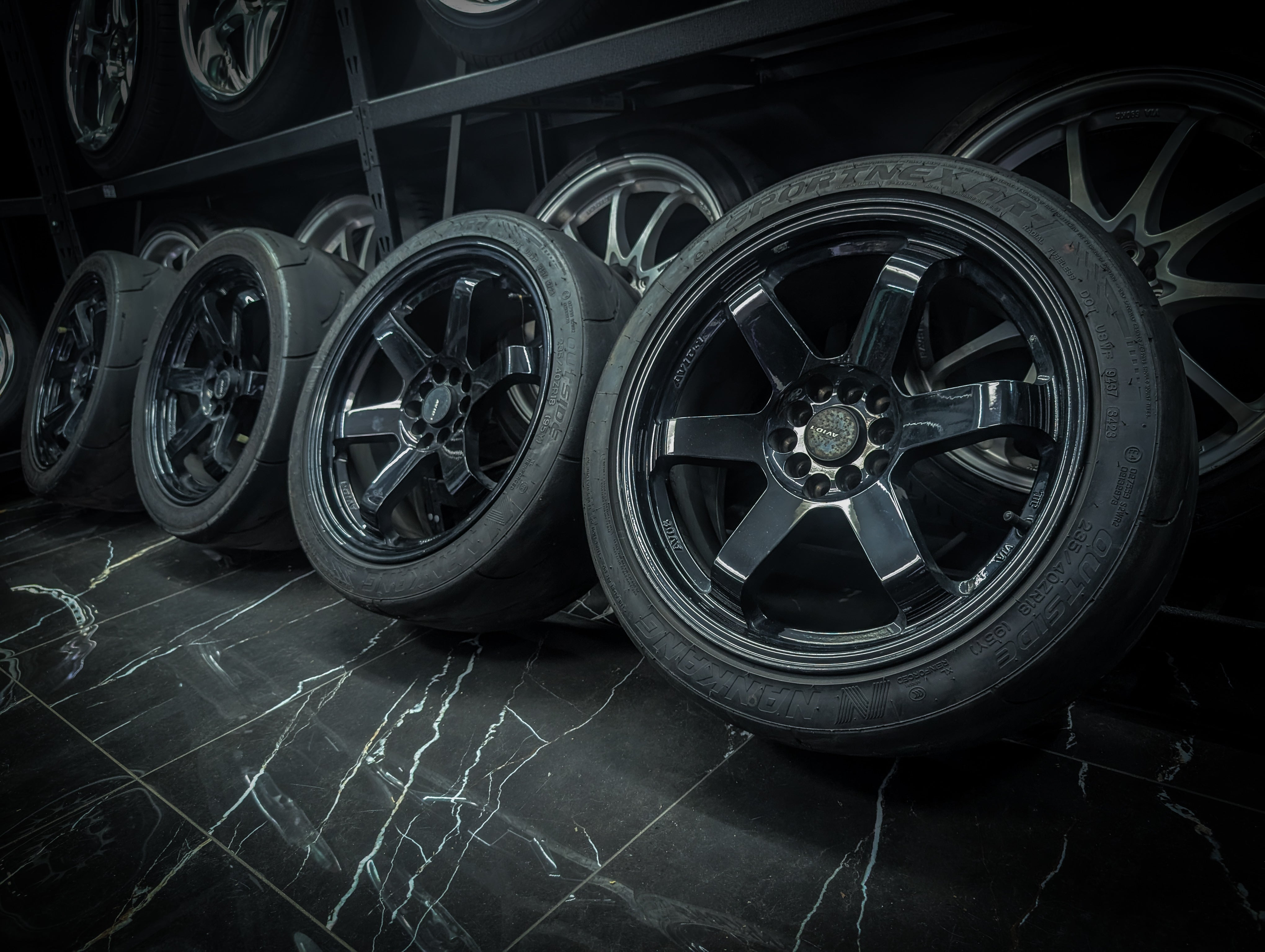 18" Gloss Black AVID.1 Wheels x 4