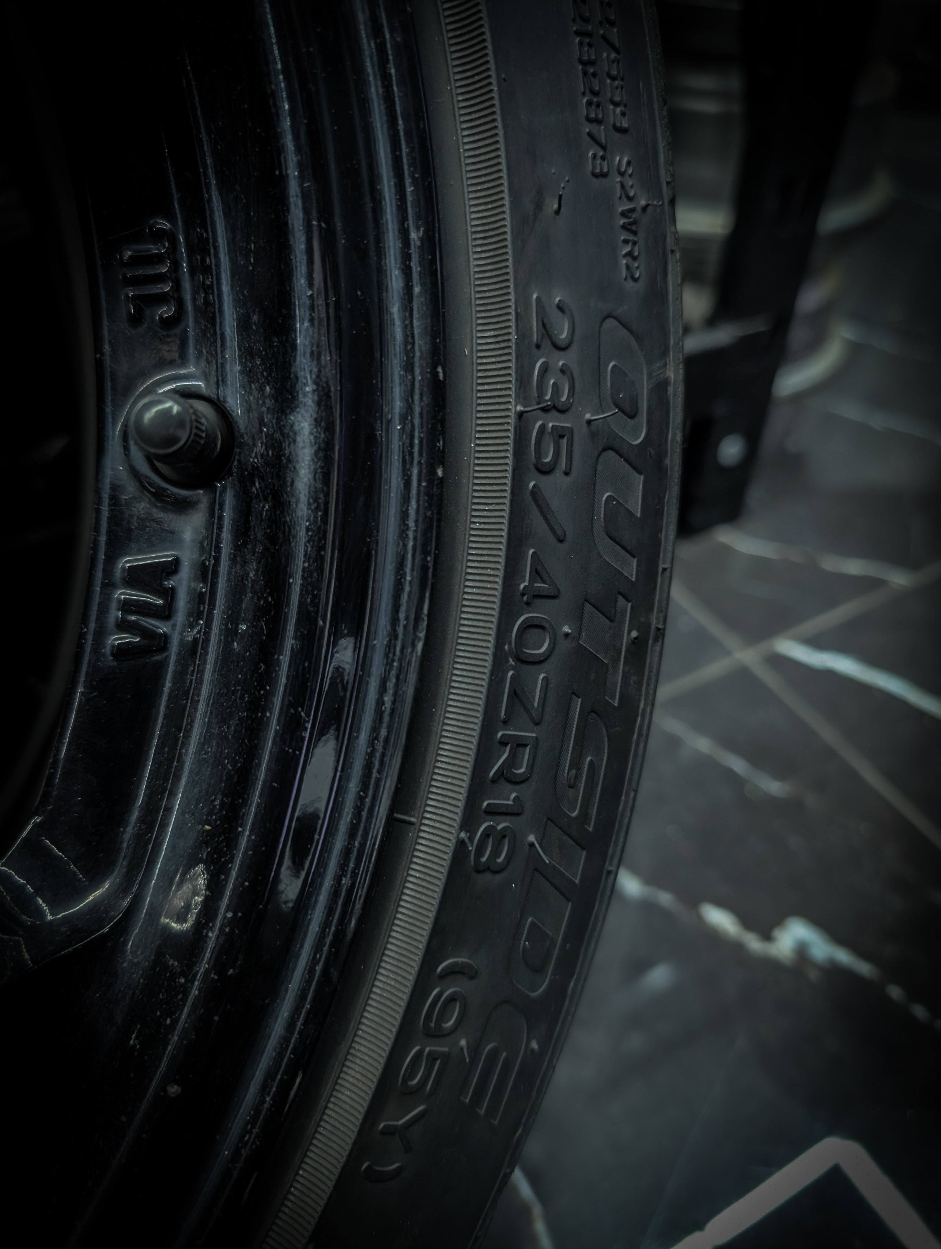 18" Gloss Black AVID.1 Wheels x 4