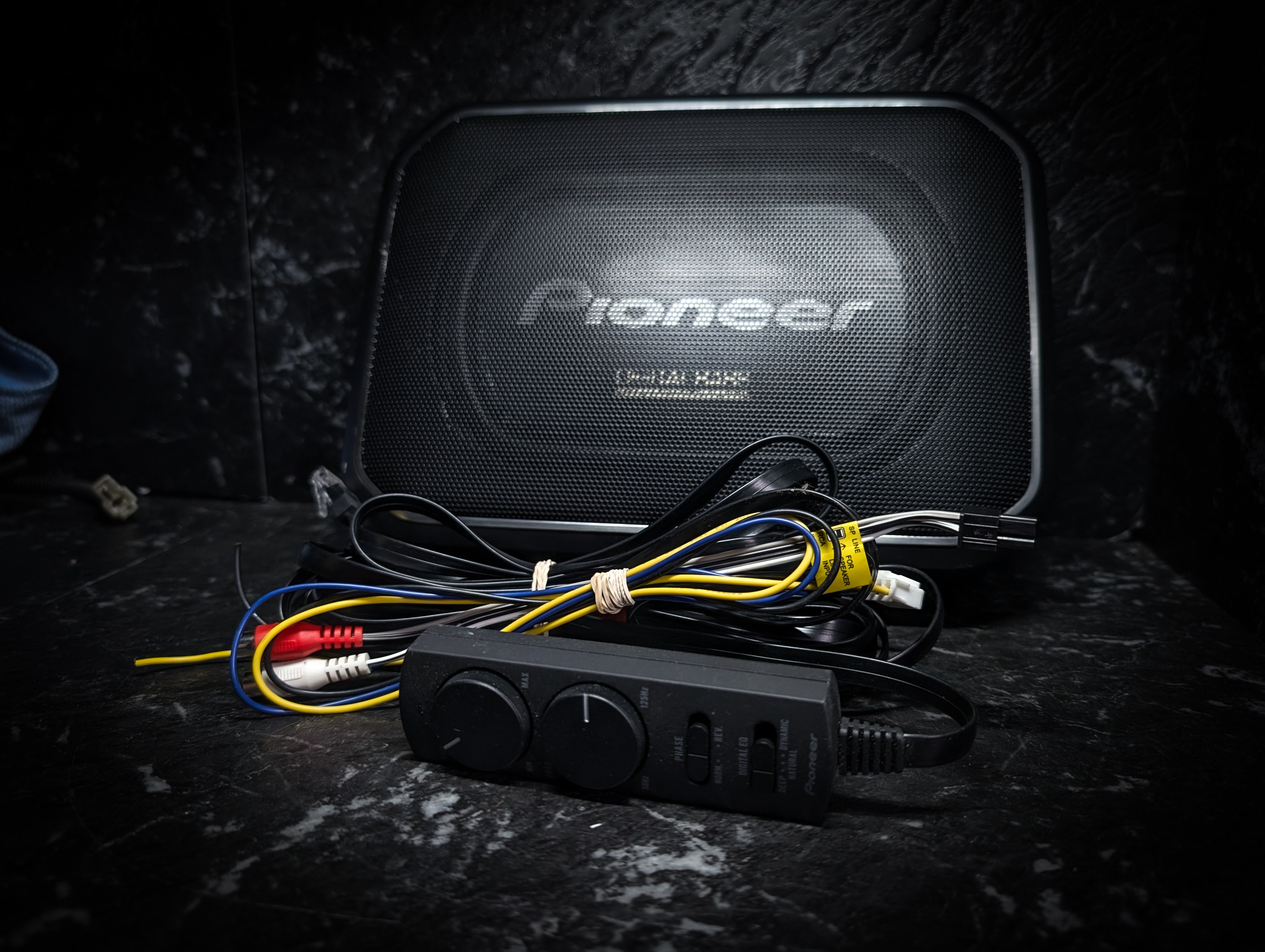 PIONEER 8" Active Under Seat Slim Subwoofer and Amp Combo