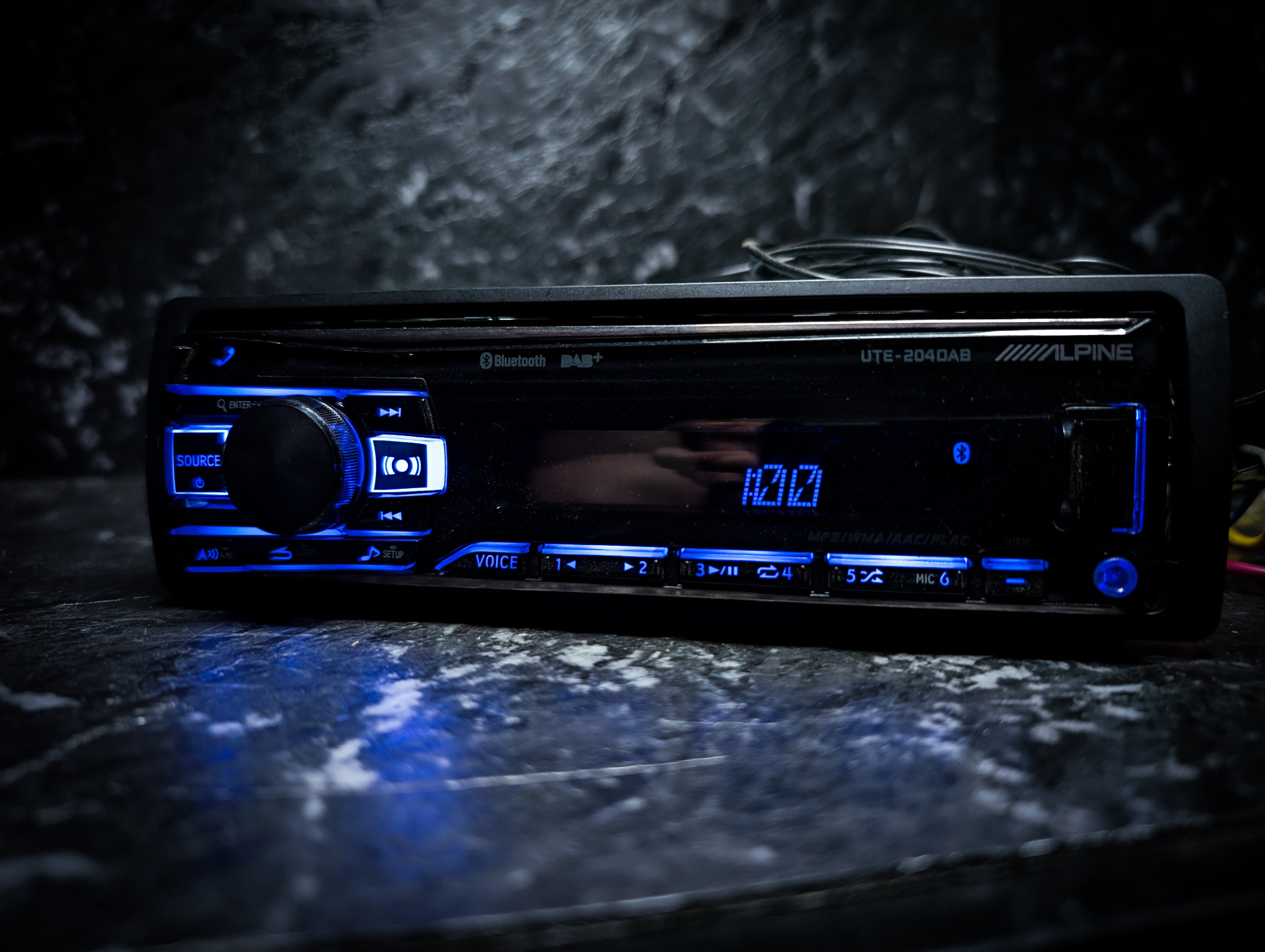 ALIPINE Bluetooth Single Din Car Stereo