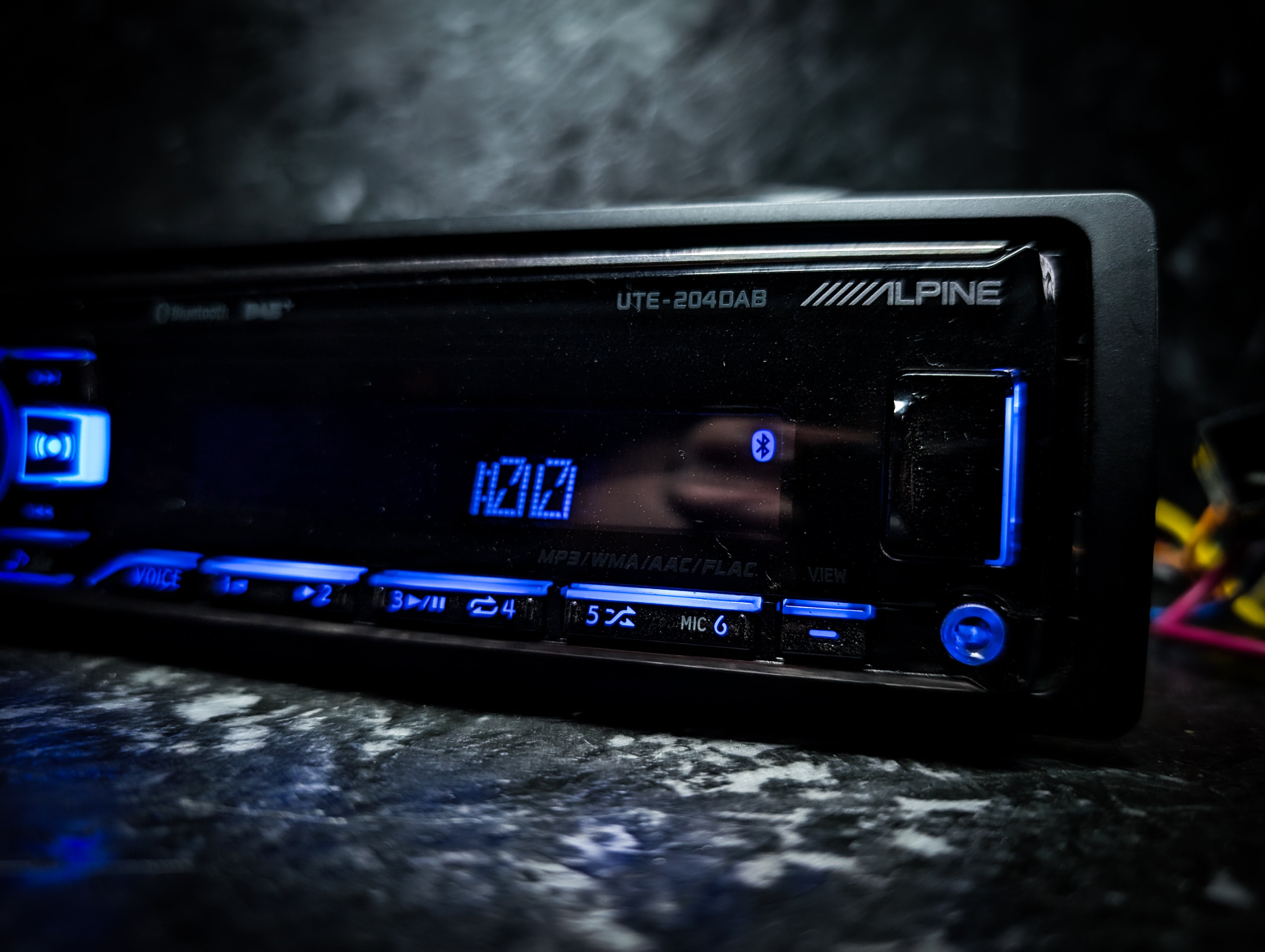 ALIPINE Bluetooth Single Din Car Stereo