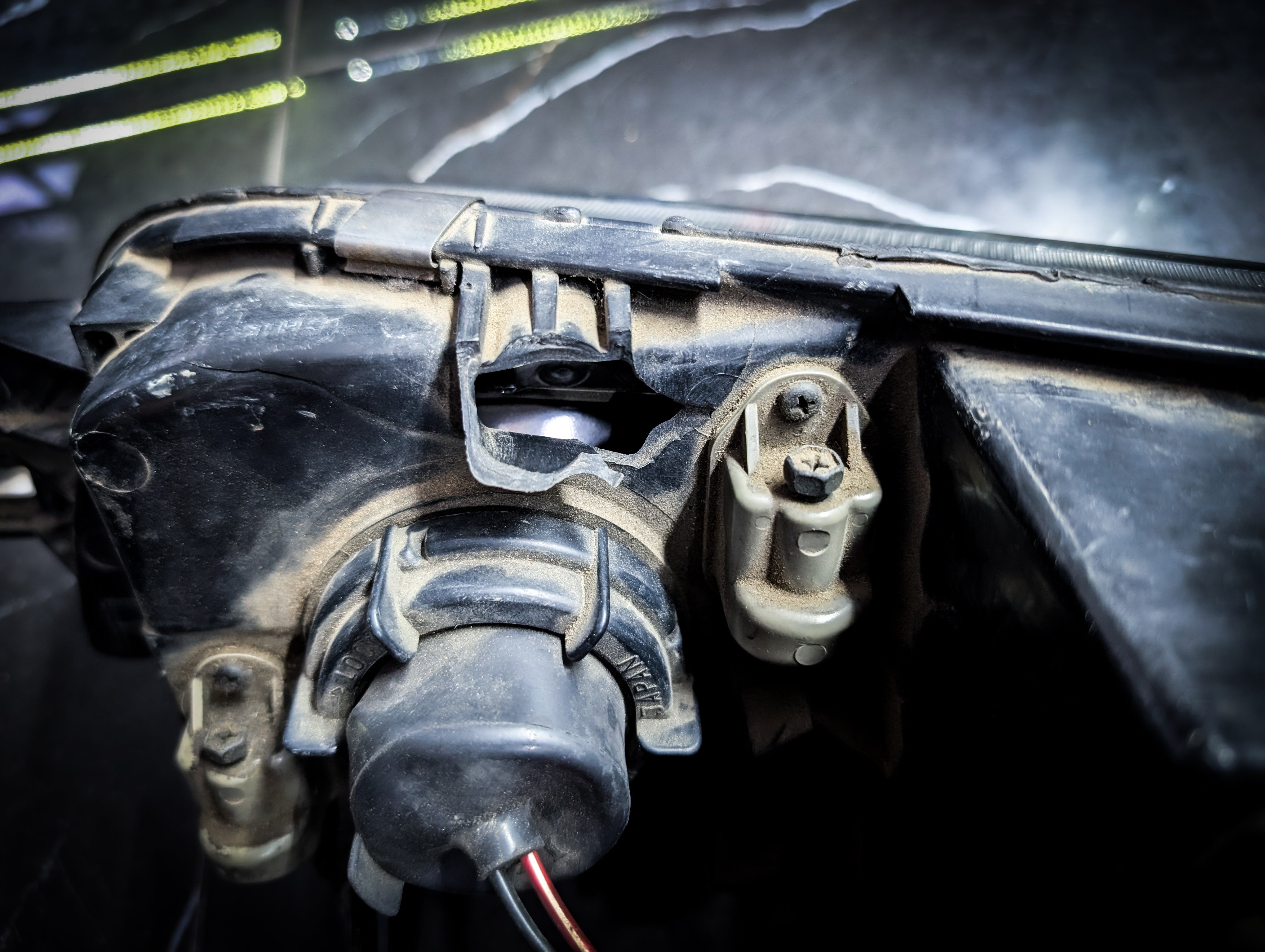 Nissan R32 Skyline Right Hand Side Headlight (Broken Tabs)
