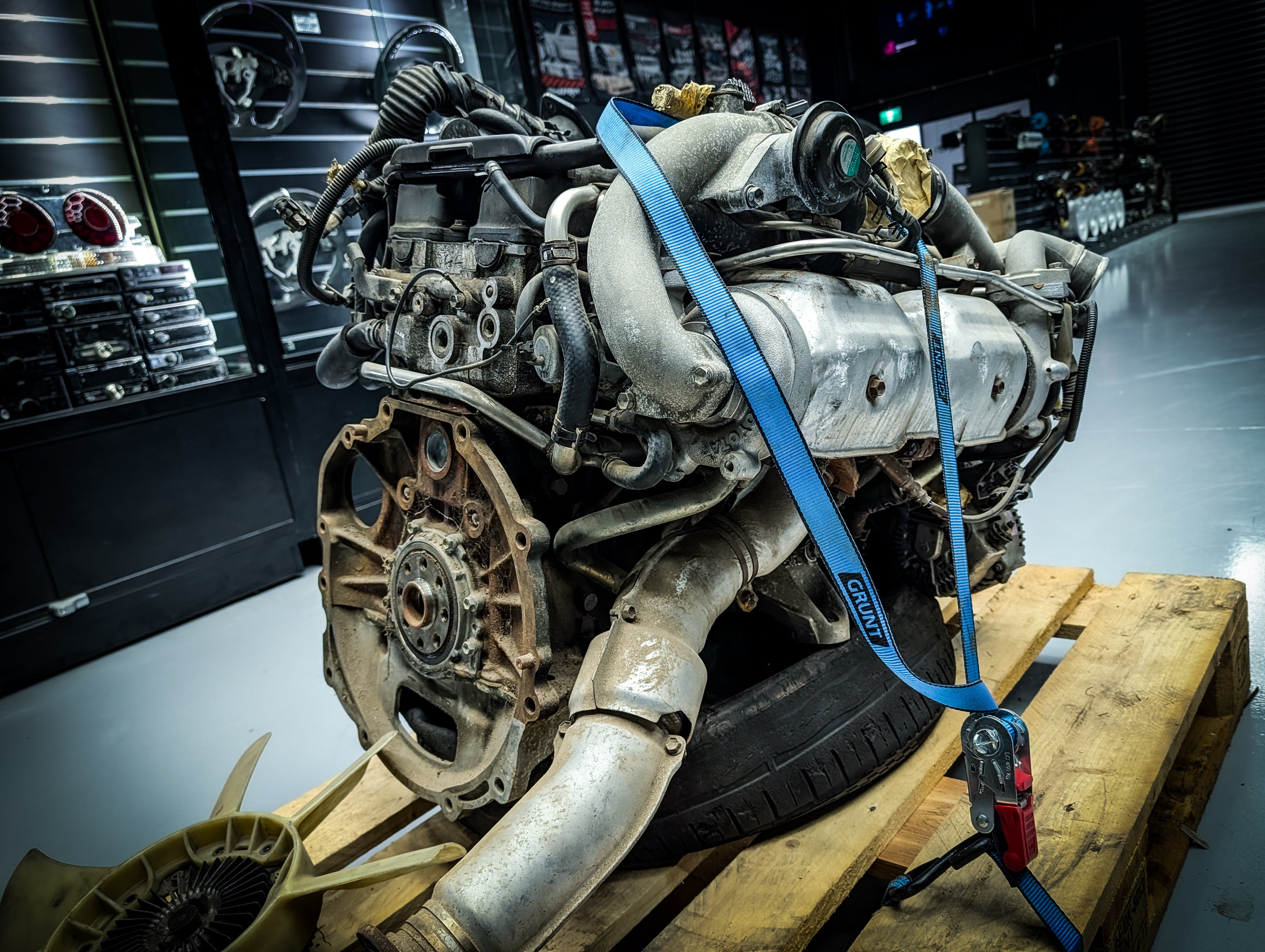 Toyota Soarer 1JZ non VVTI 2.5L Twin Turbo Motor + R32 GTR Gearbox Modified to Suit 1JZ