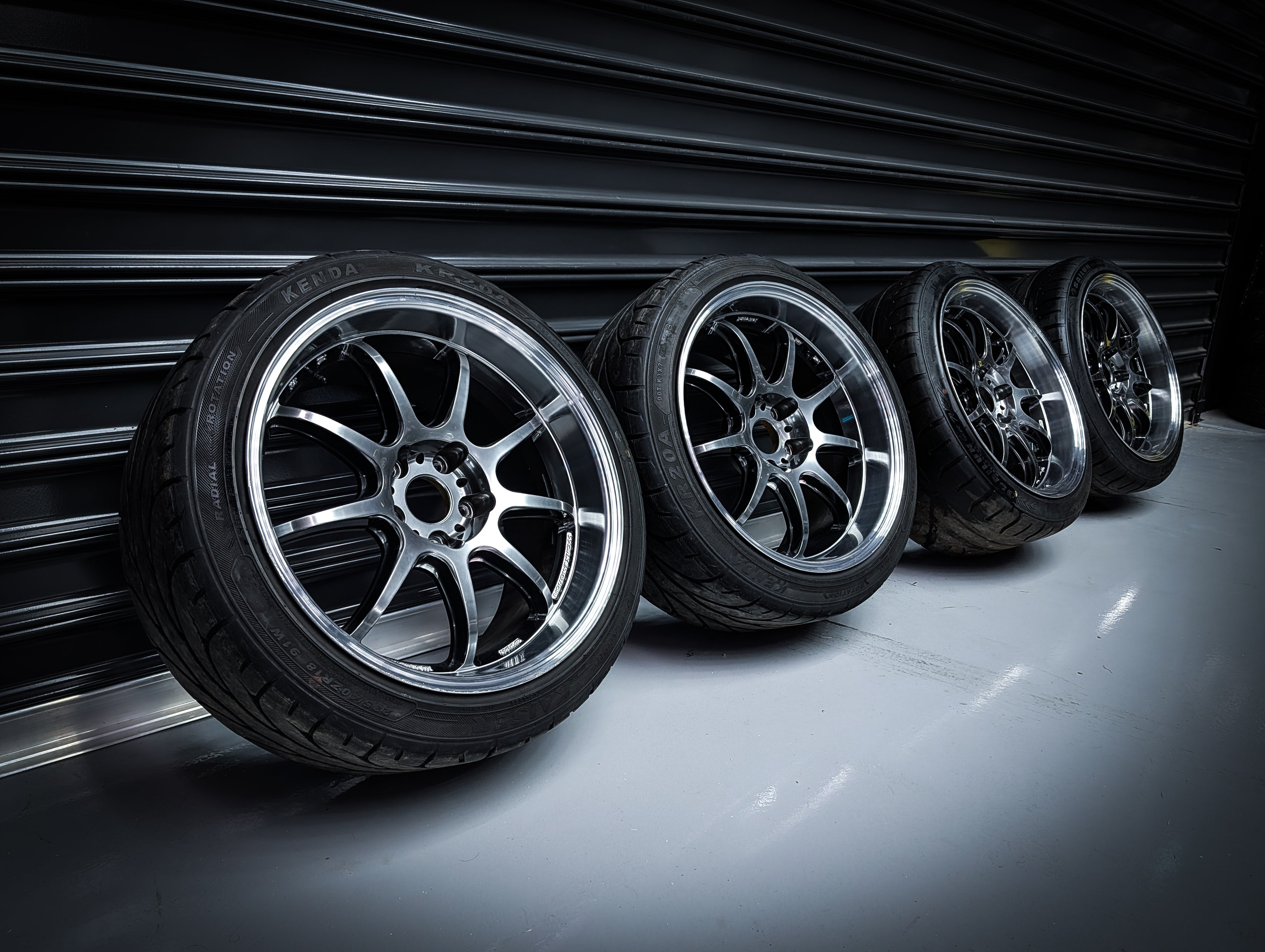18" WORK D9R Glim Silver Wheels x 4