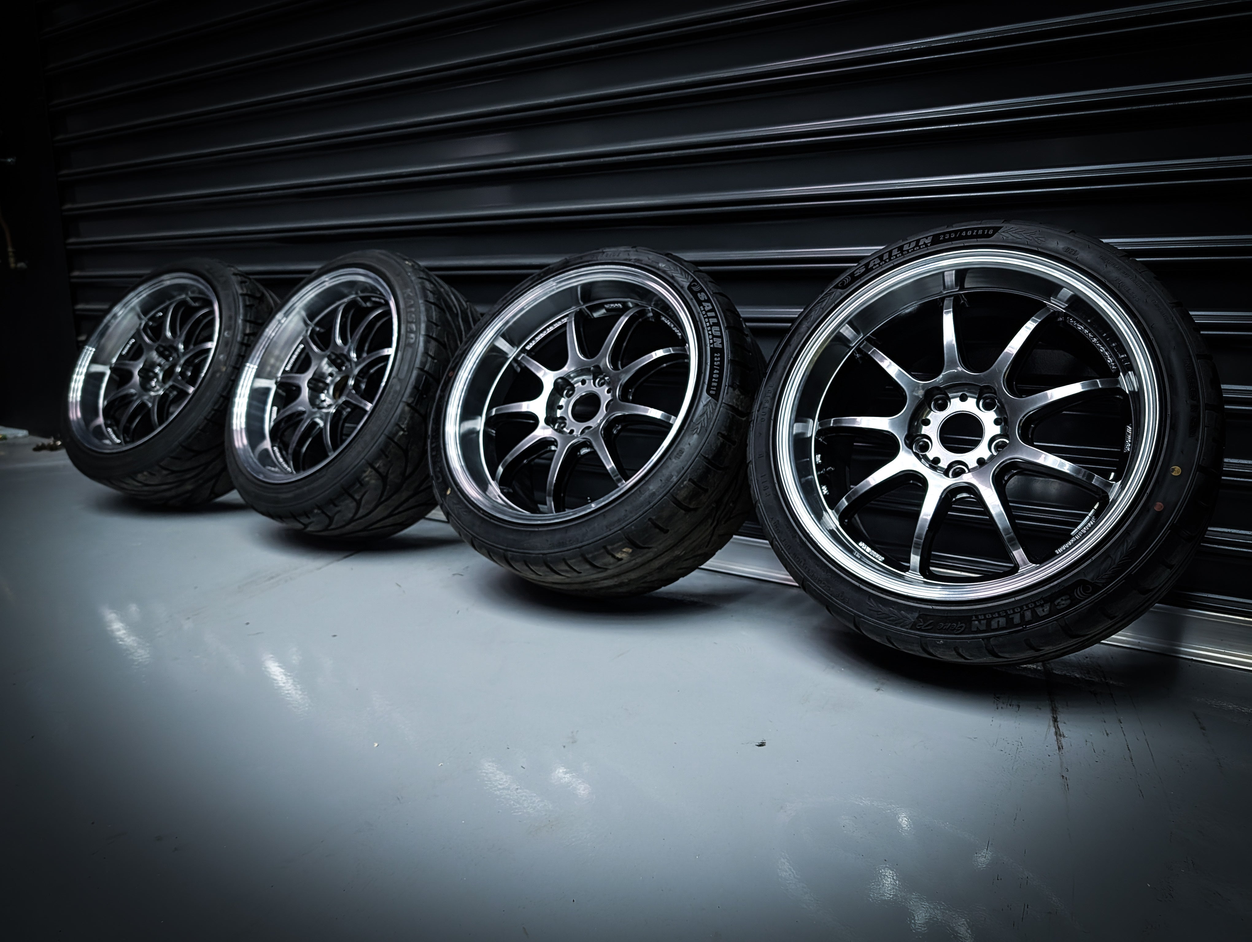 18" WORK D9R Glim Silver Wheels x 4