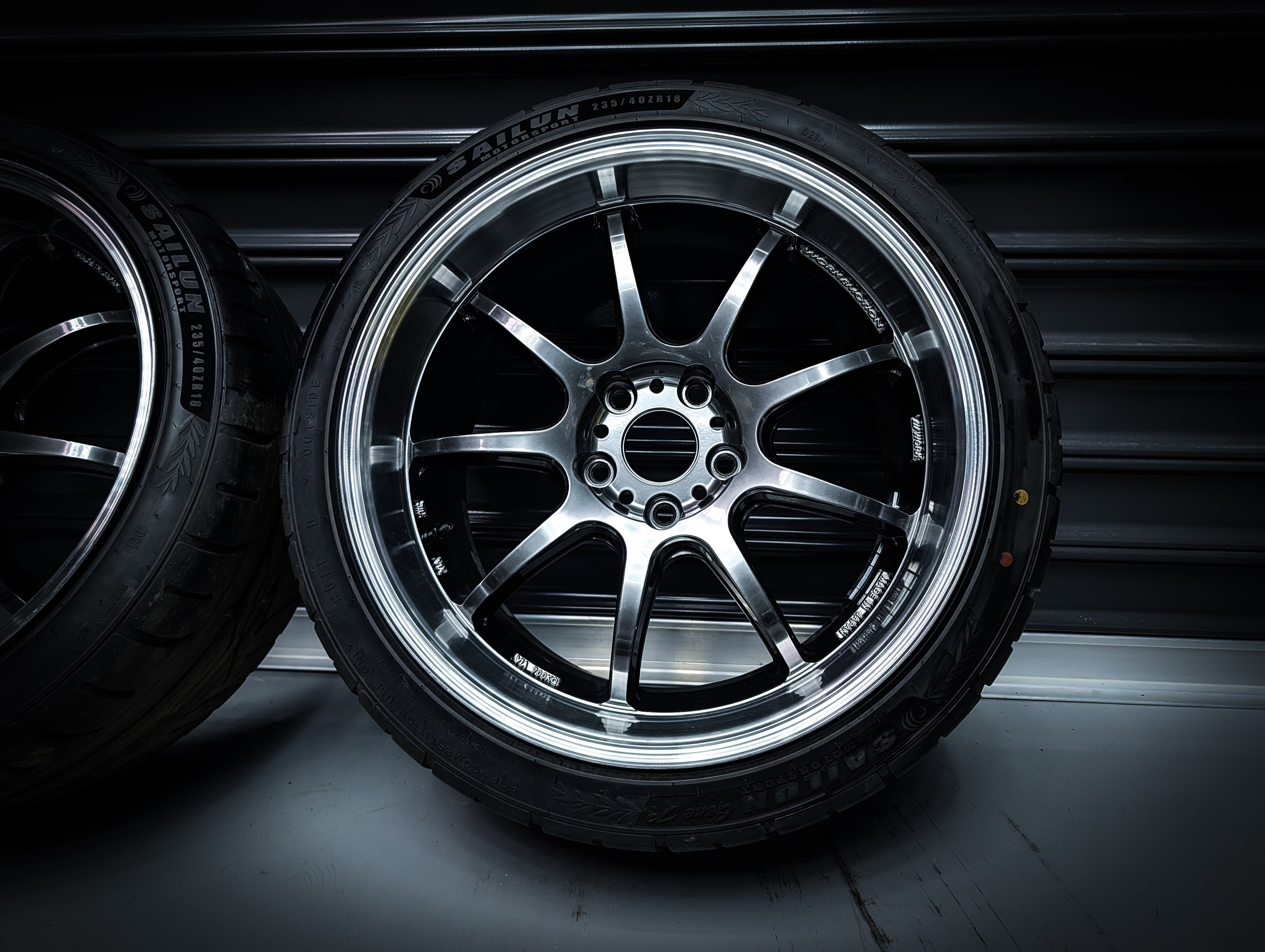 18" WORK D9R Glim Silver Wheels x 4