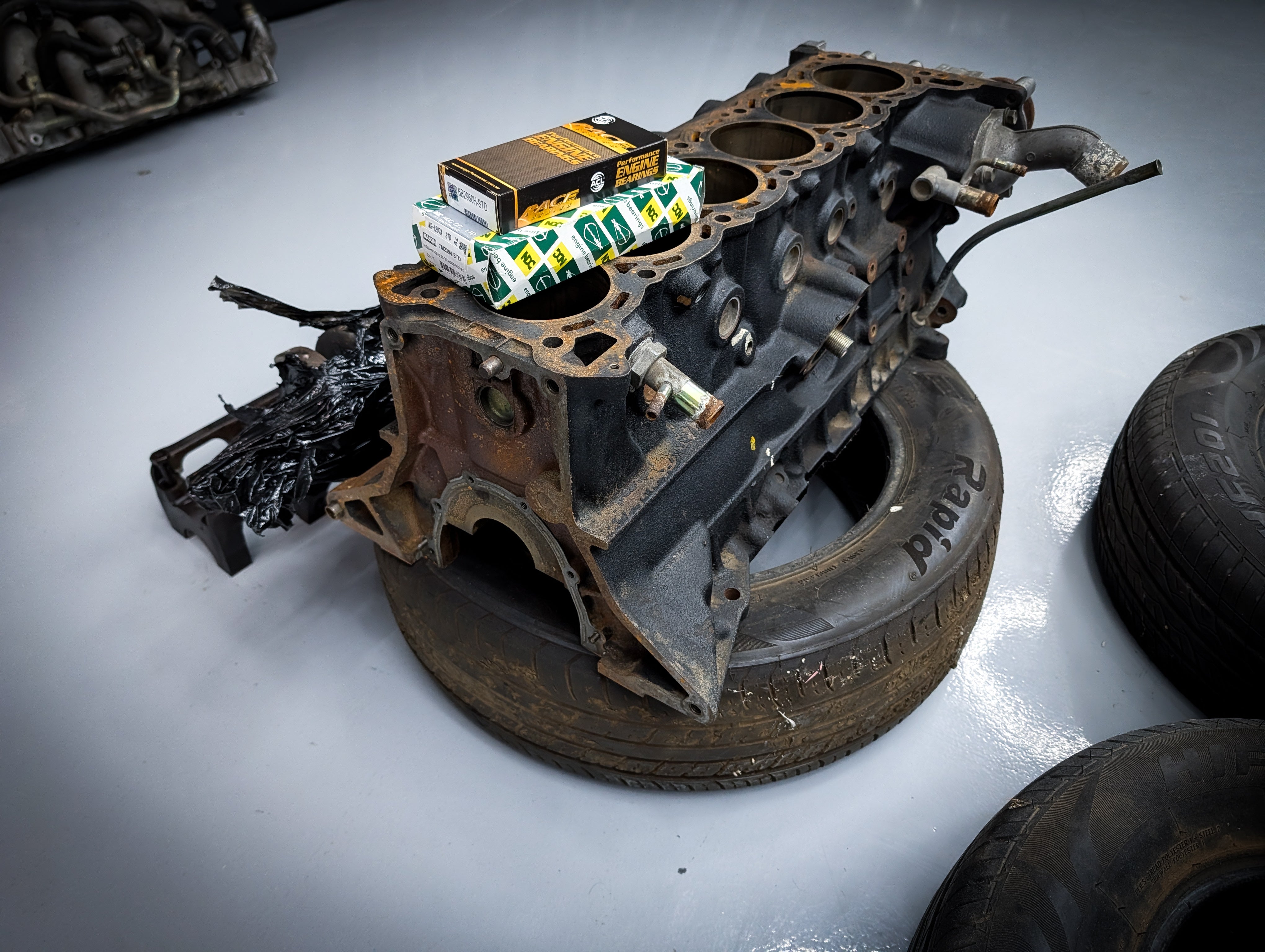NISSAN Skyline Bare RB25 NEO Block, Crankshaft, Bearings.