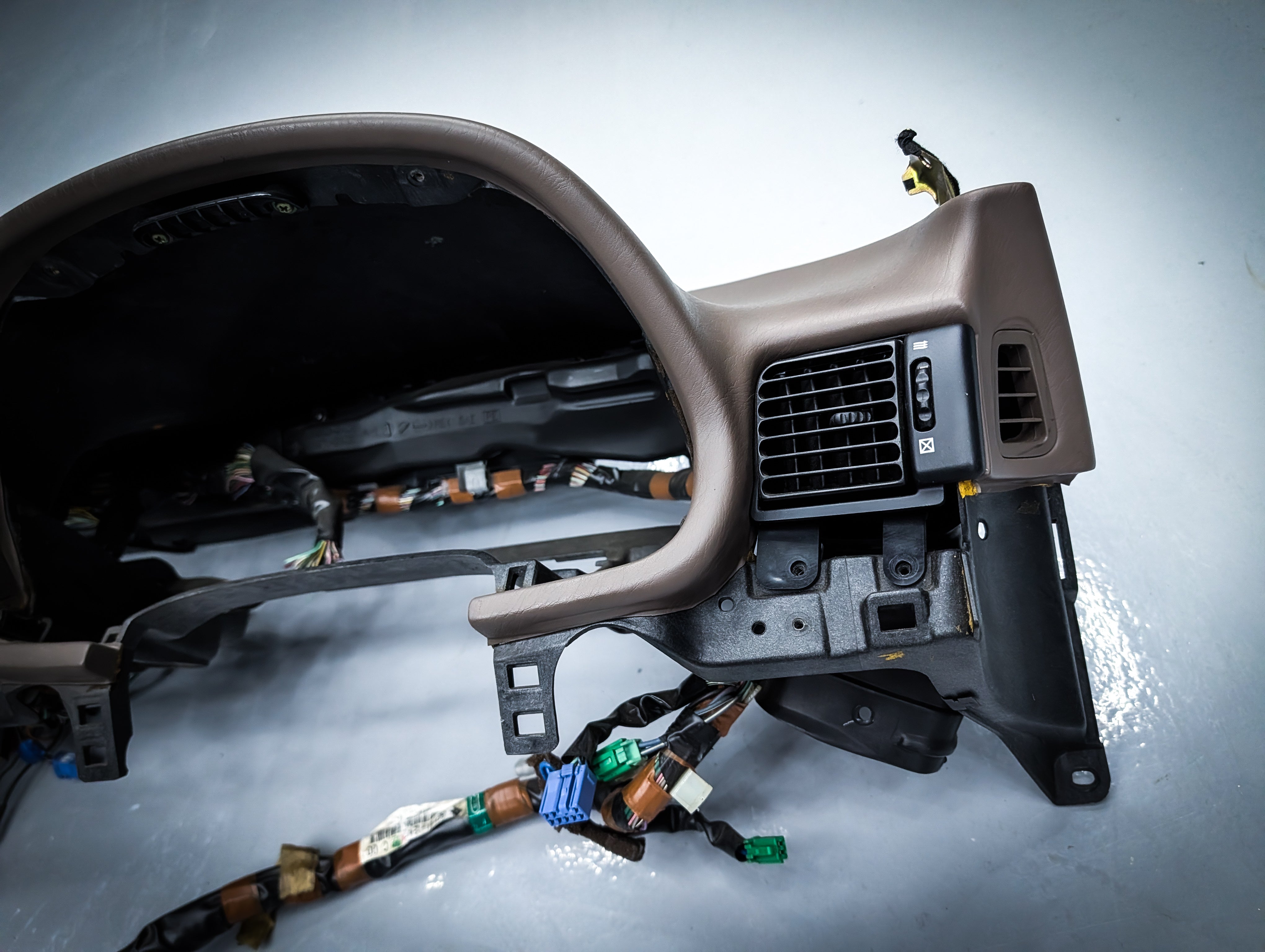 Toyota Soarer JZZ30 Brown Dashboard