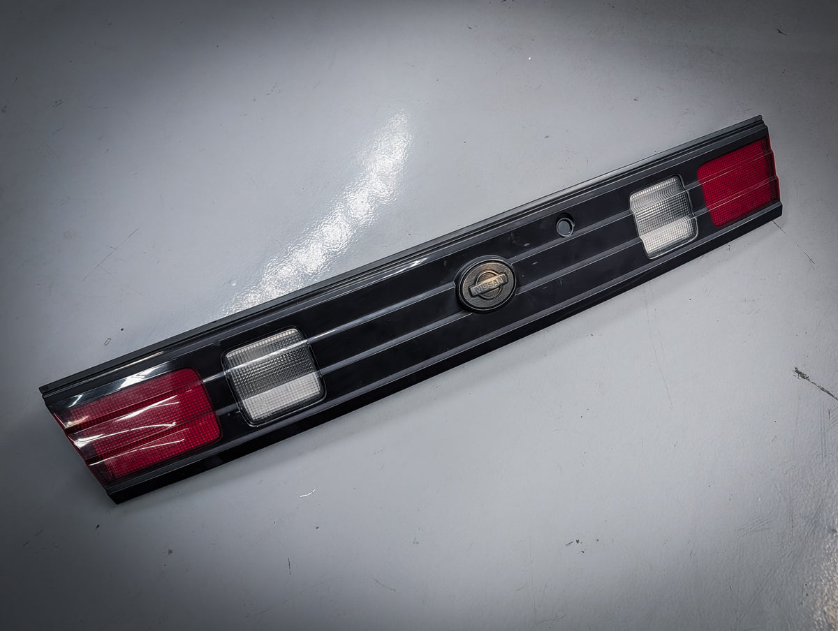 Nissan Silvia S14 / 200SX OEM Rear Taillight Centre Garnish