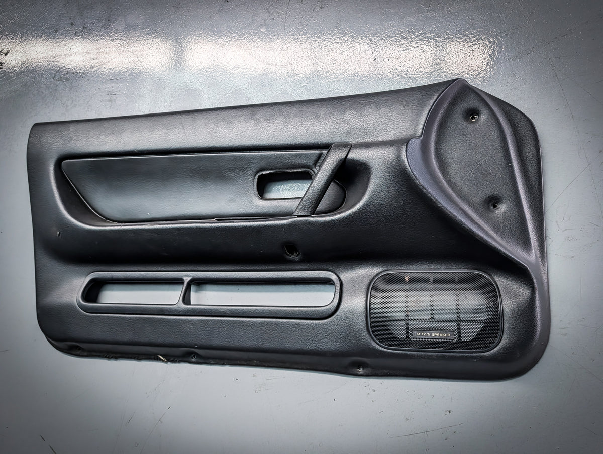 R32 Skyline Passenger Side Door Card ( Good Condition )