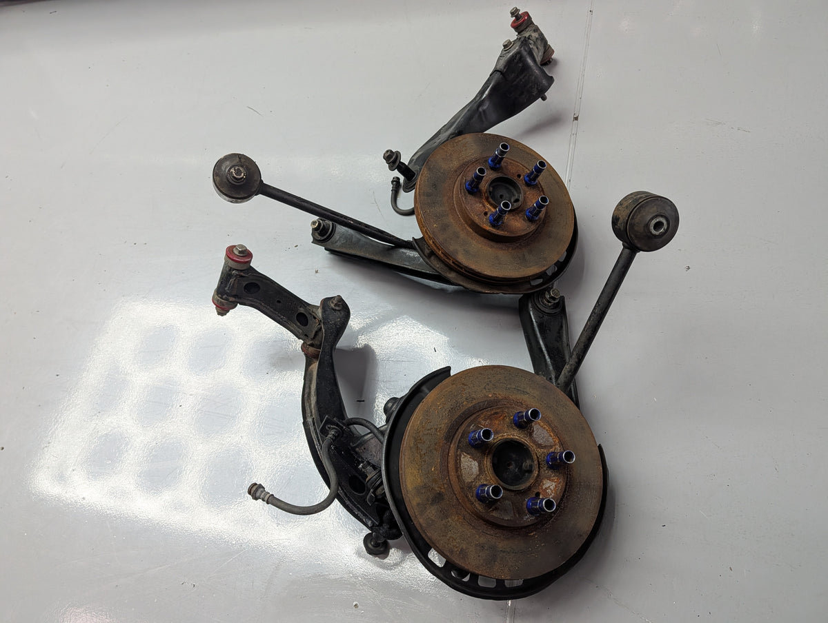 NISSAN SKYLINE R32 Gtst Front Hubs and Knuckles