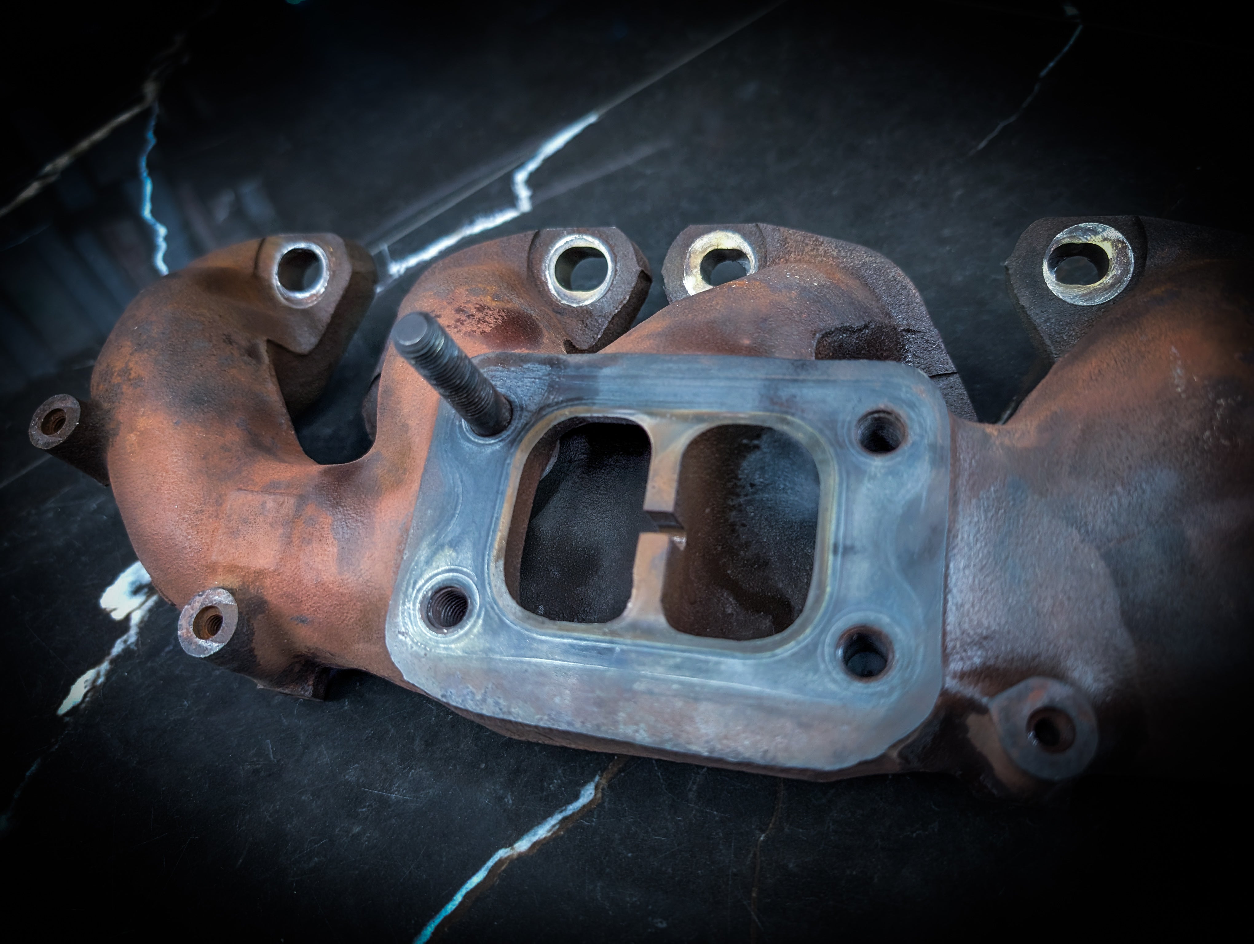 R33 Skyline Stock Turbo Manifold