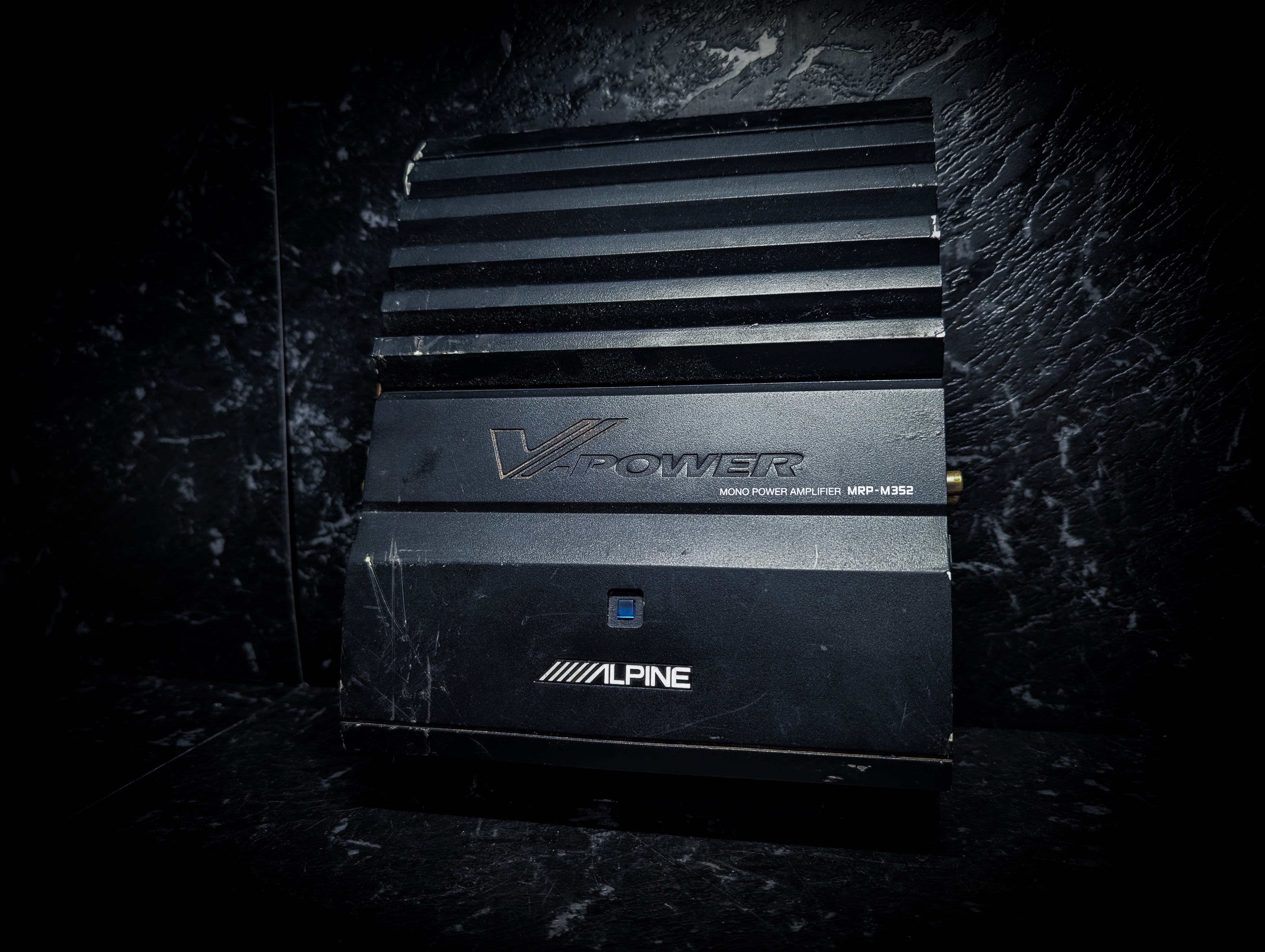 ALPINE Monoblock Power 700watt Amplifier