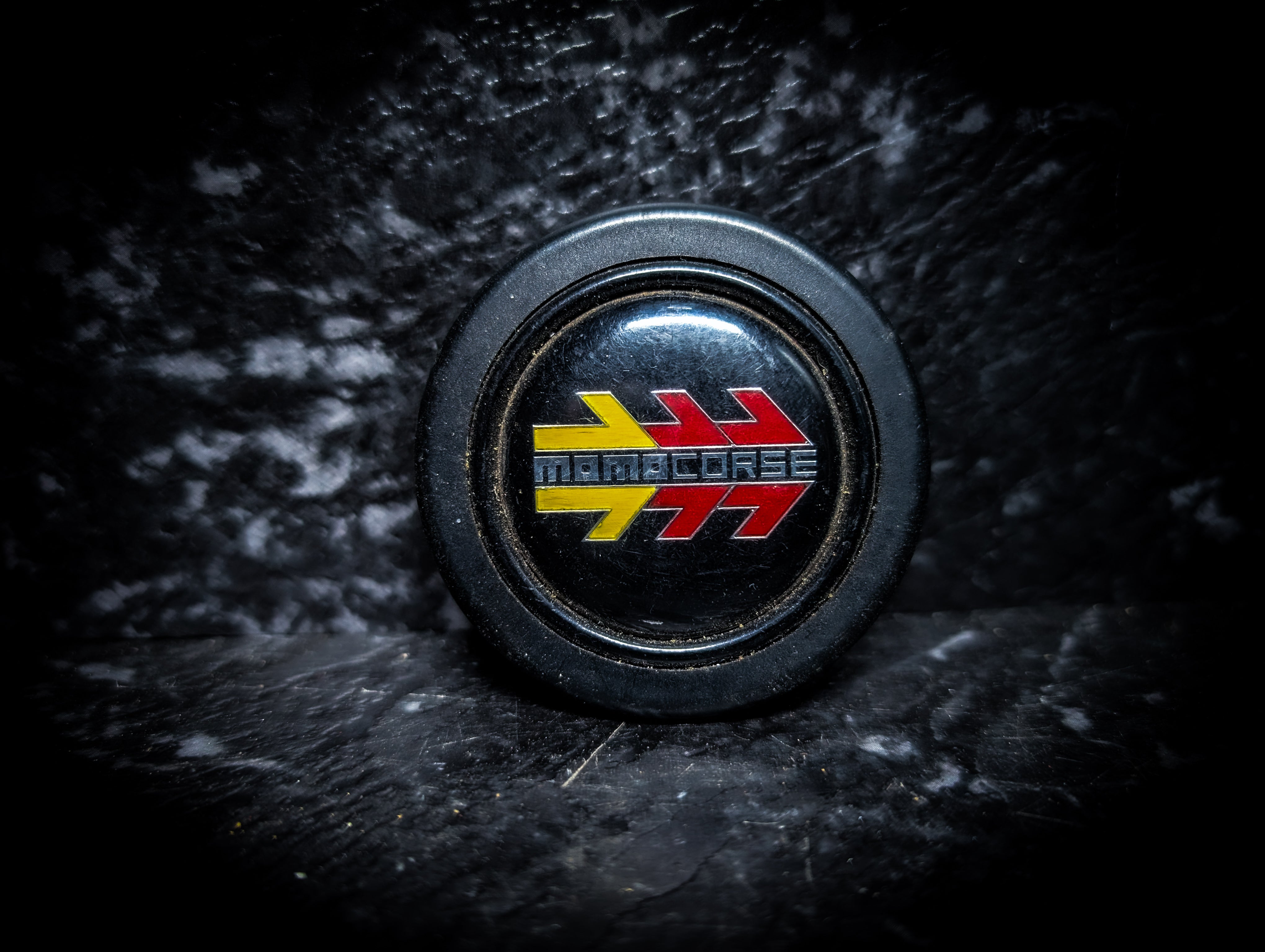 MOMO Coarse Original Horn Button