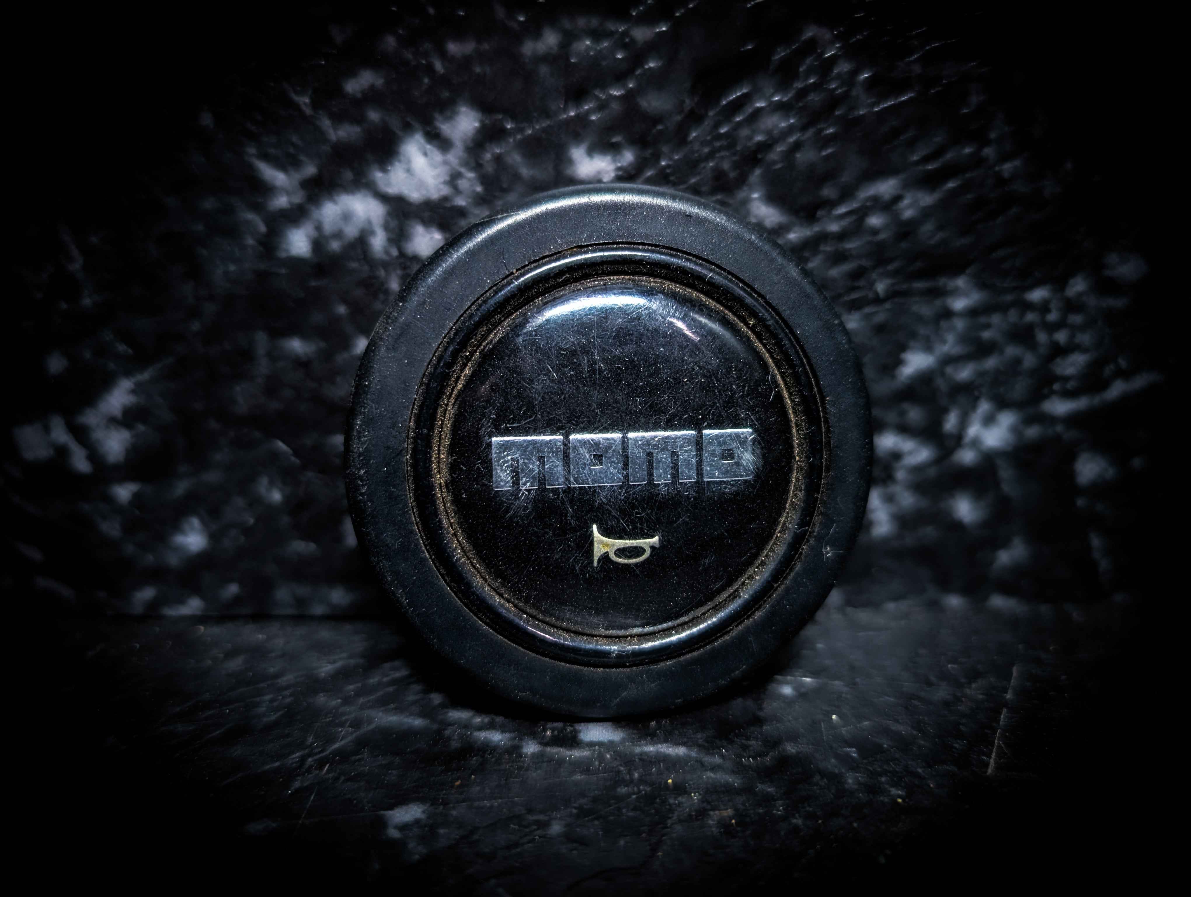 MOMO Original Horn Button