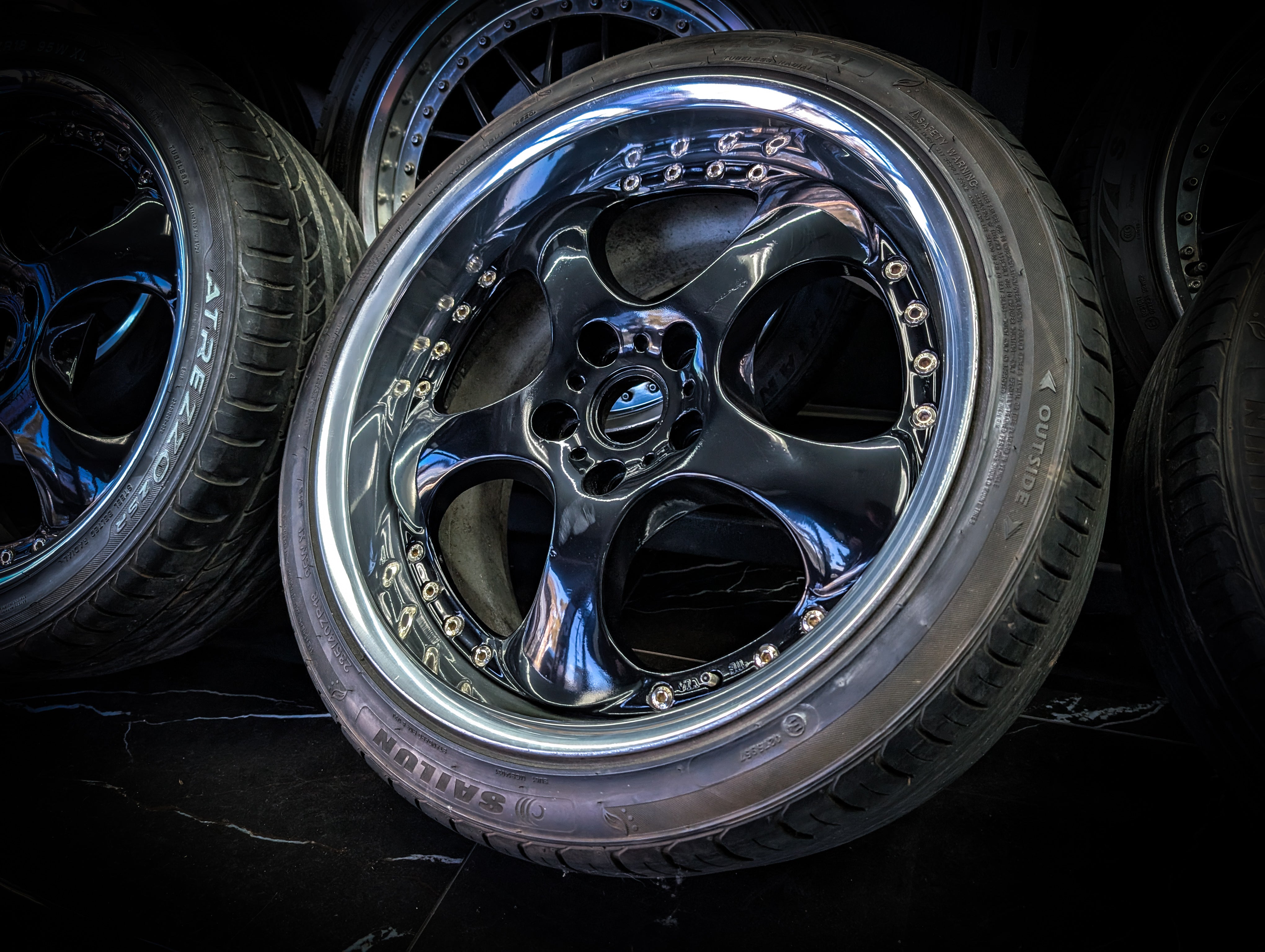 18" RAYS Engineering VICTRIX Pleasure 2 Piece Staggered Wheels x 4