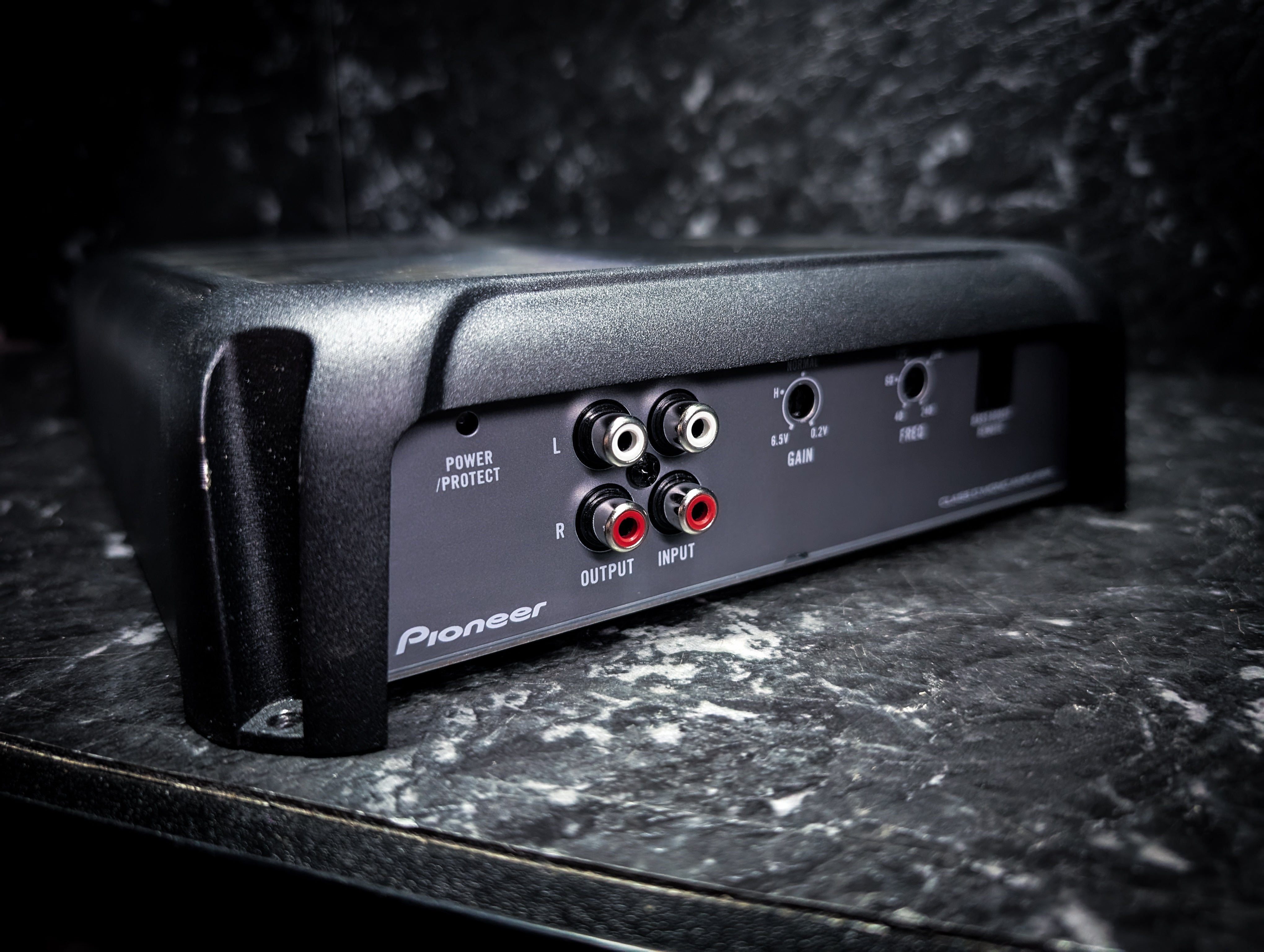 PIONEER Class D 2400watt Monoblock Amplifier