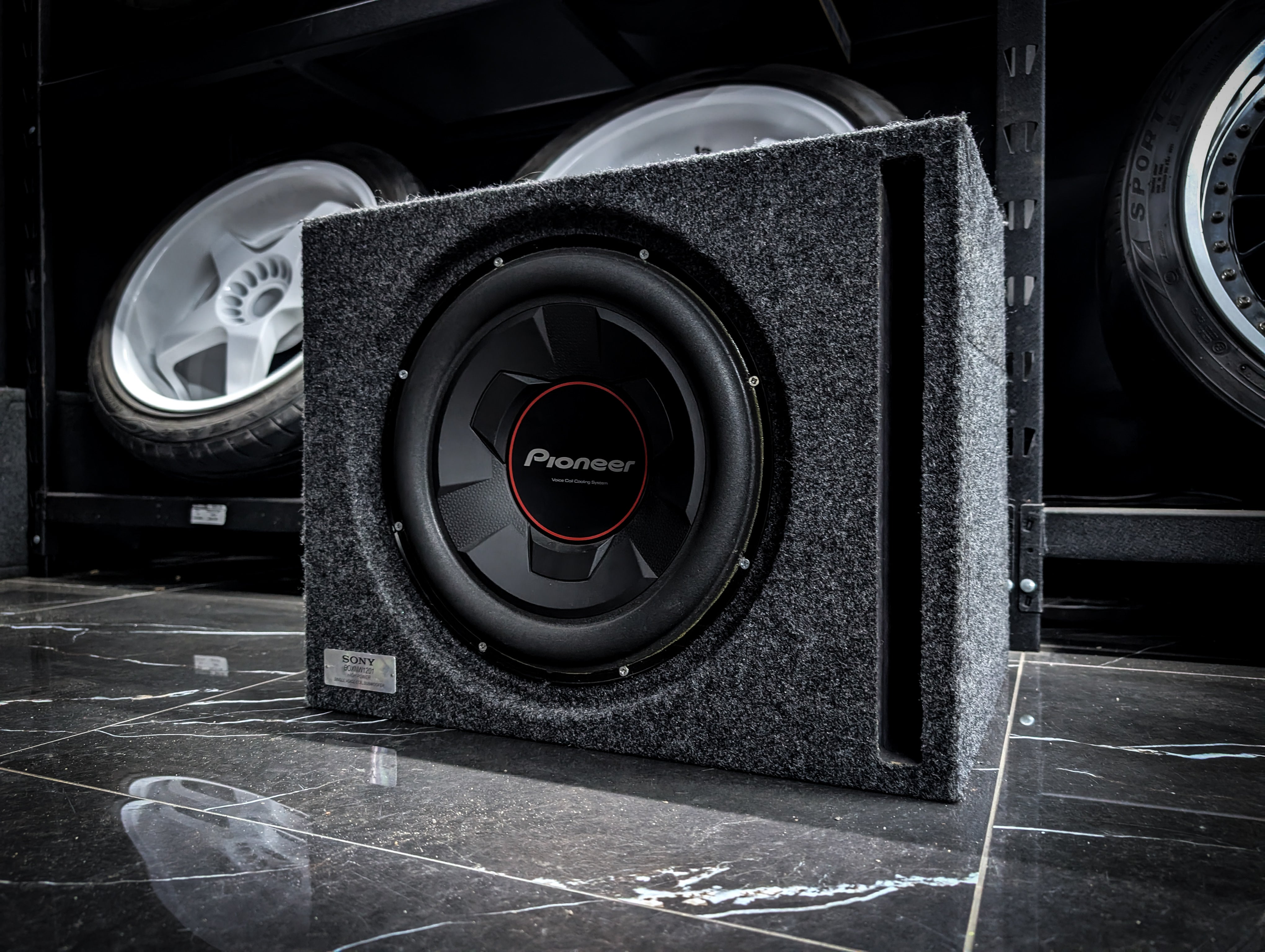 12" PIONEER 1300watt Subwoofer in Slot Ported Enclosure