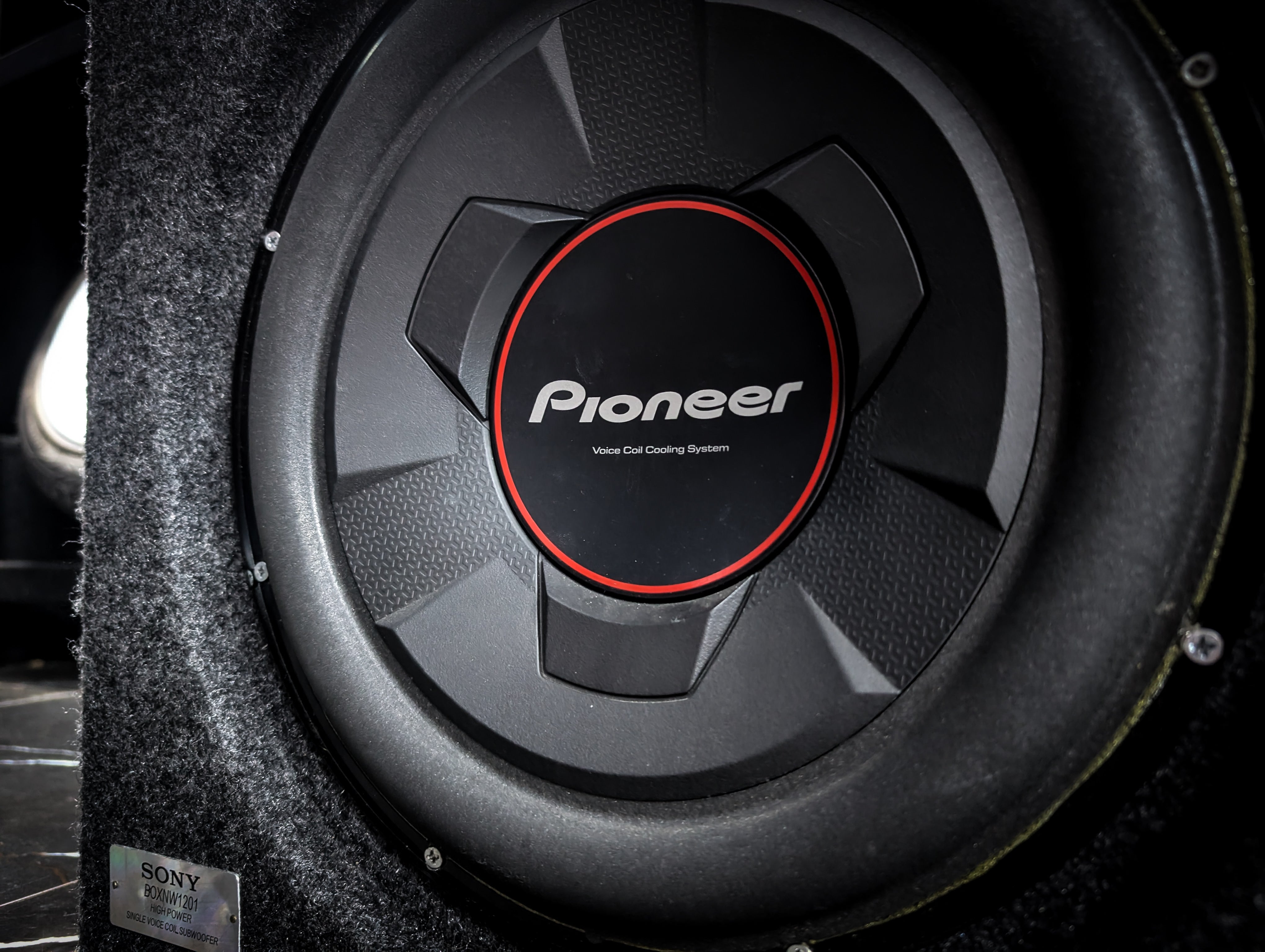 12" PIONEER 1300watt Subwoofer in Slot Ported Enclosure