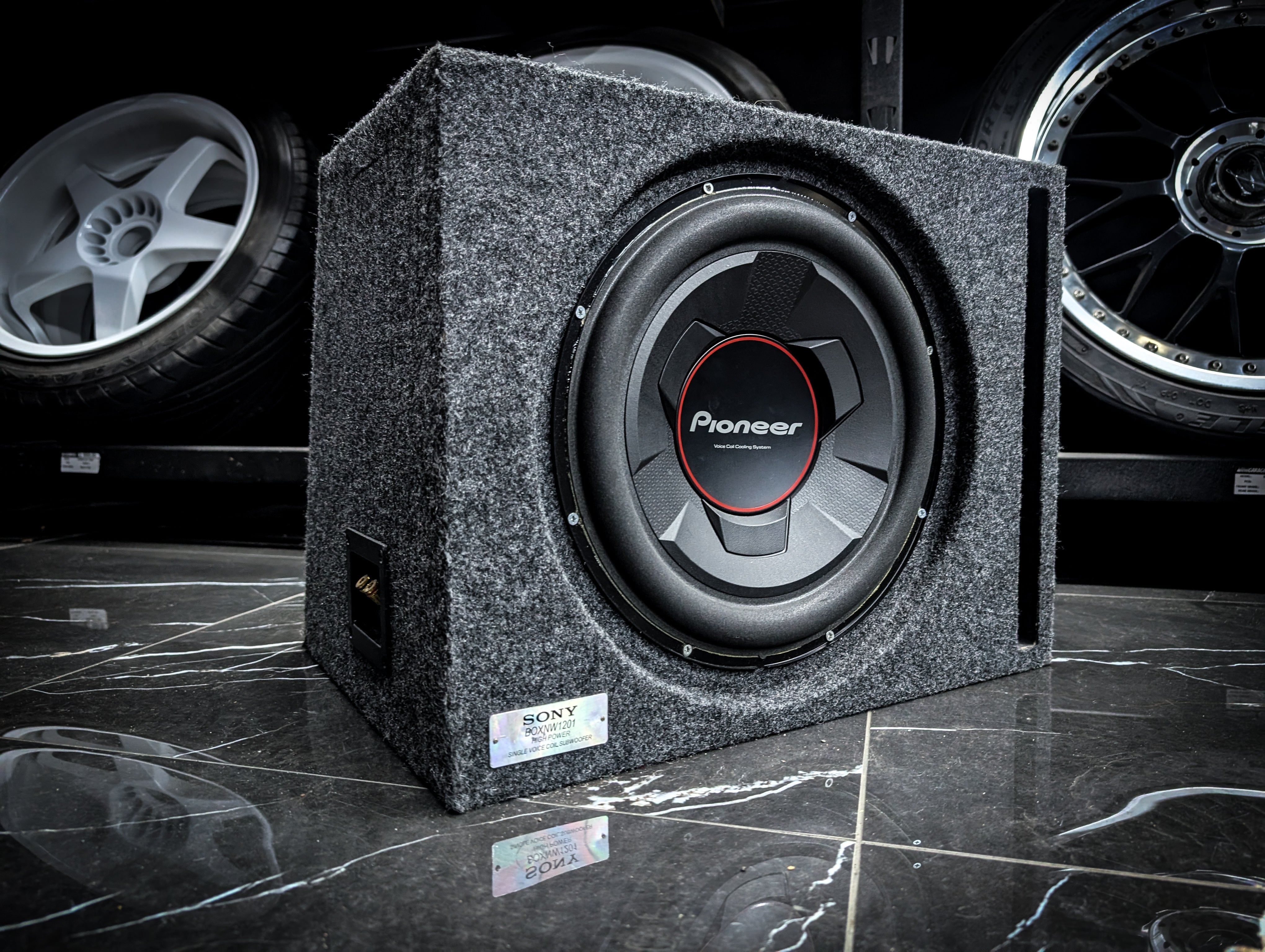 12" PIONEER 1300watt Subwoofer in Slot Ported Enclosure