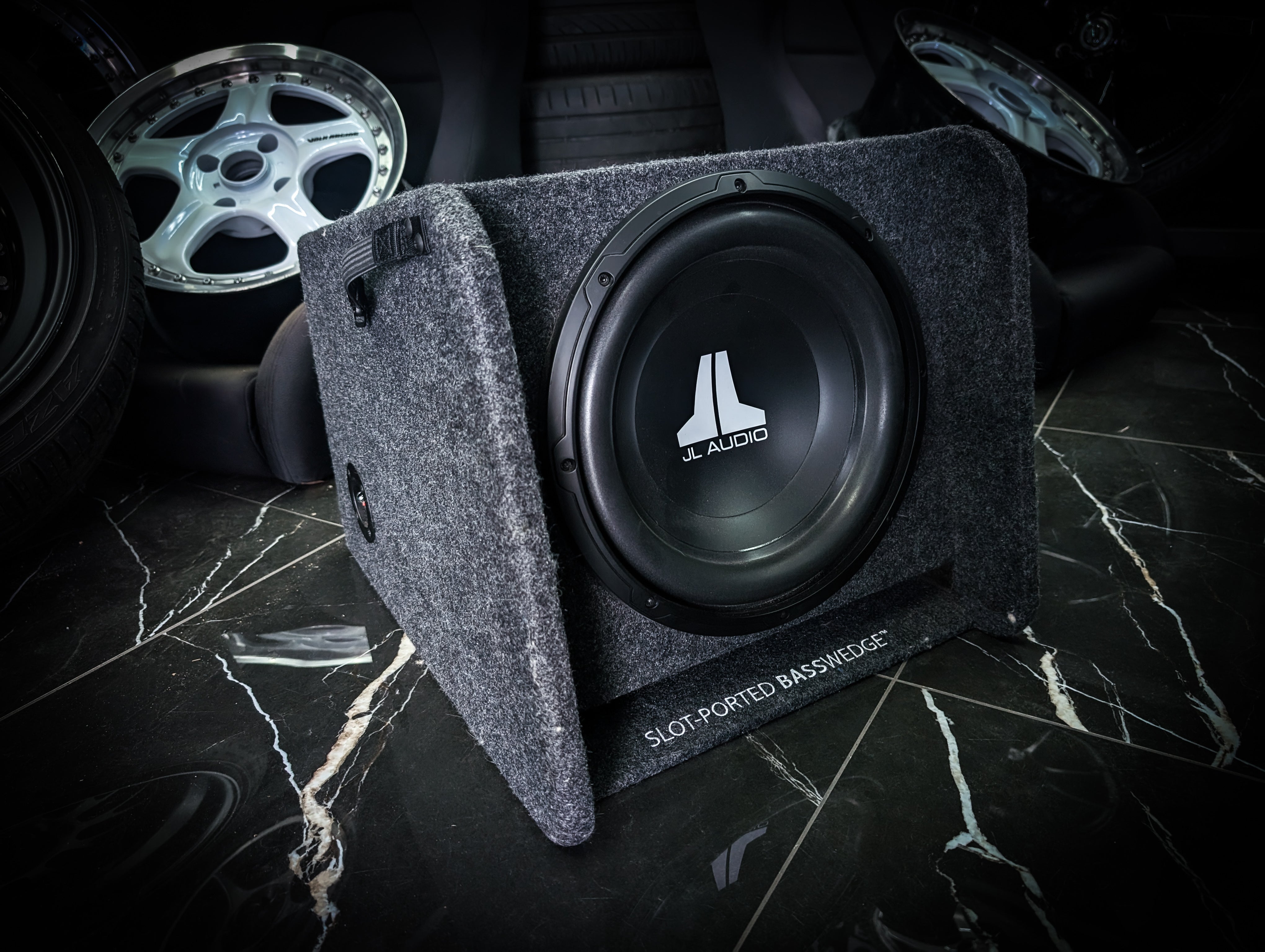 12" JL AUDIO BASSWEDGE 1100watt Subwoofer in Slot Ported Enclosure