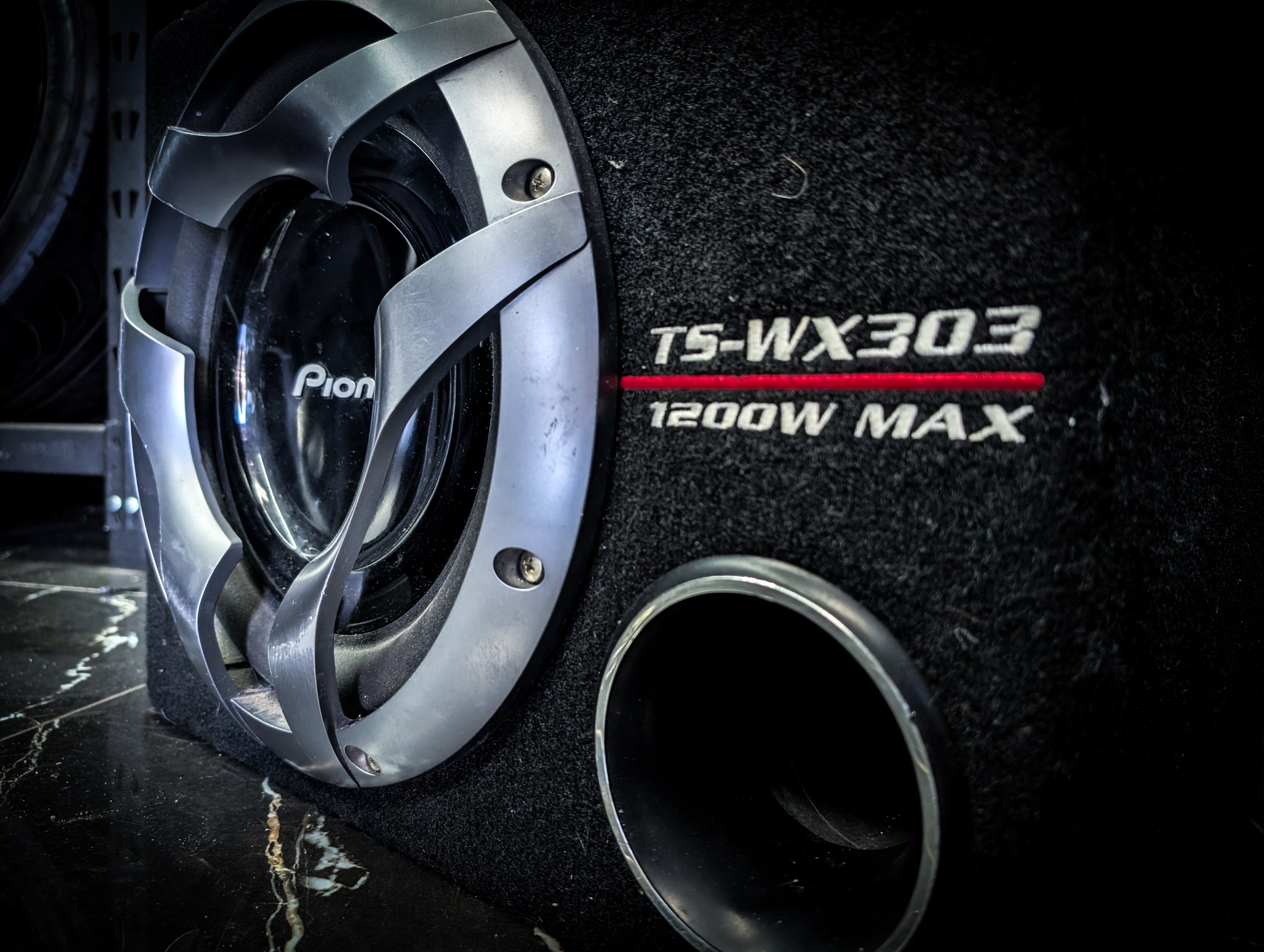 PIONEER 1200watt 12" Ported Subwoofer