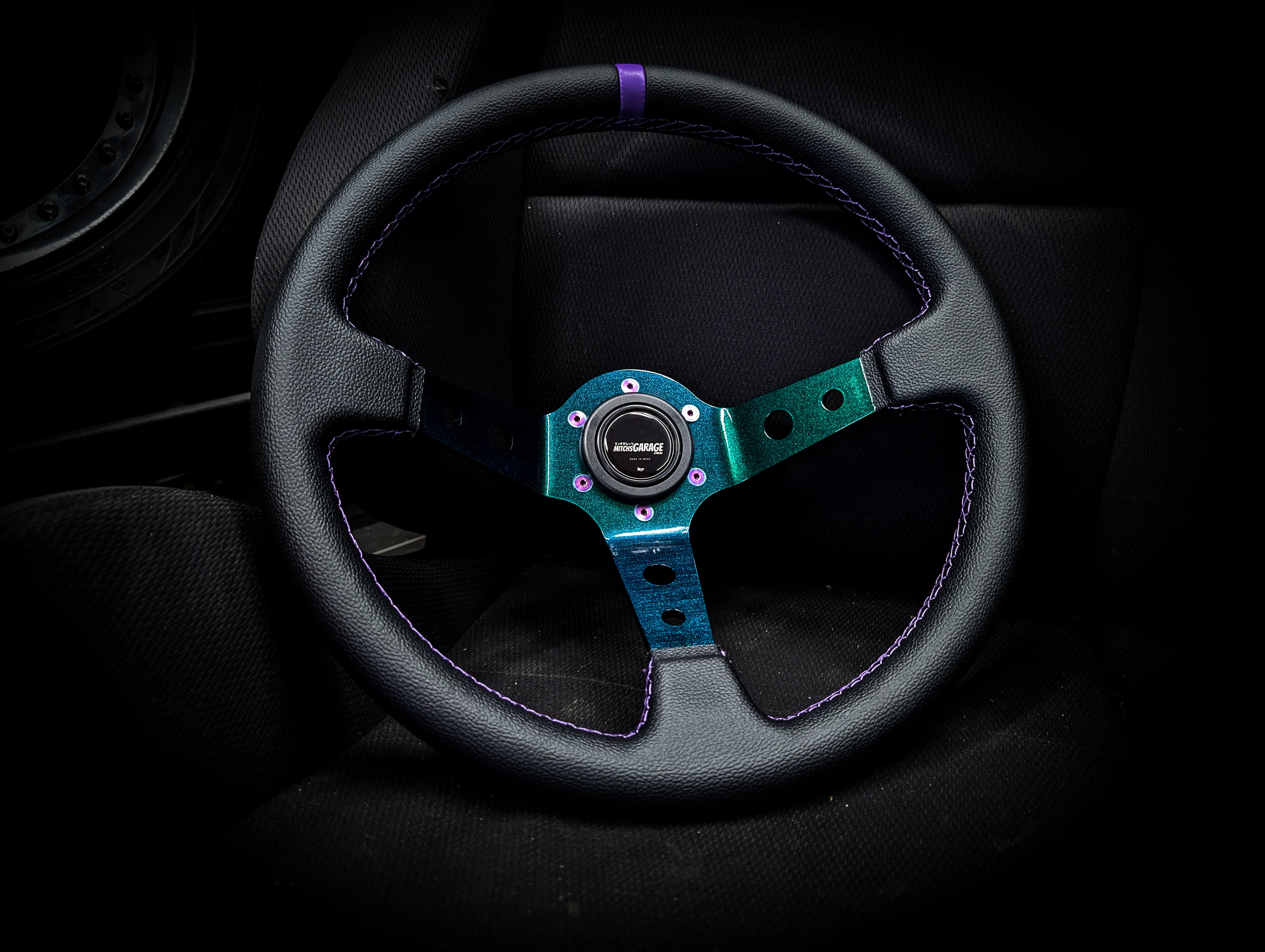 LIMITED Colour Shift Centre - Purple Stitched• Black Leather Deep Dished 350mm Steering Wheel