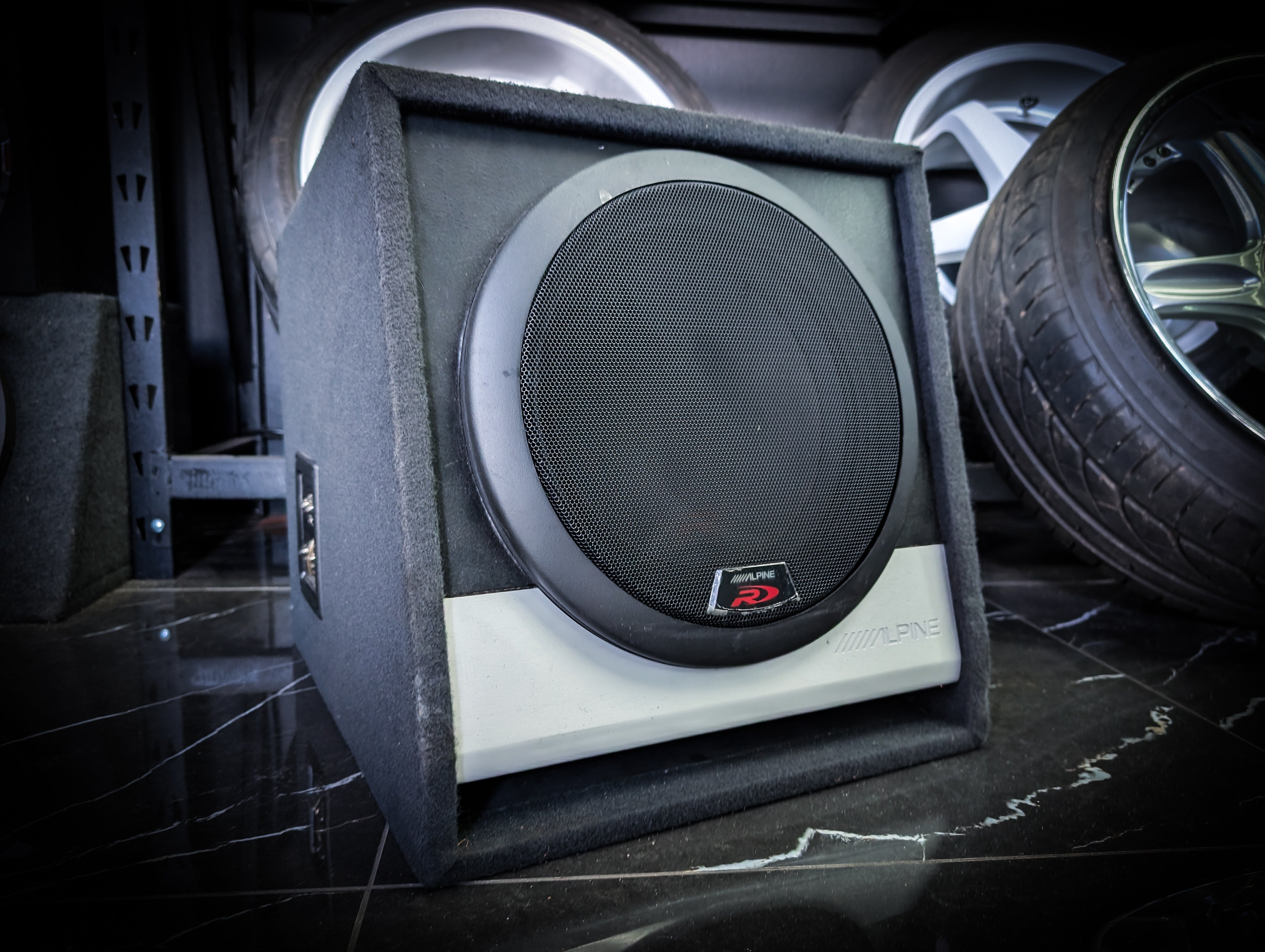 ALPINE Type R 2250watt 12" Subwoofer In Slot Ported Enclosure