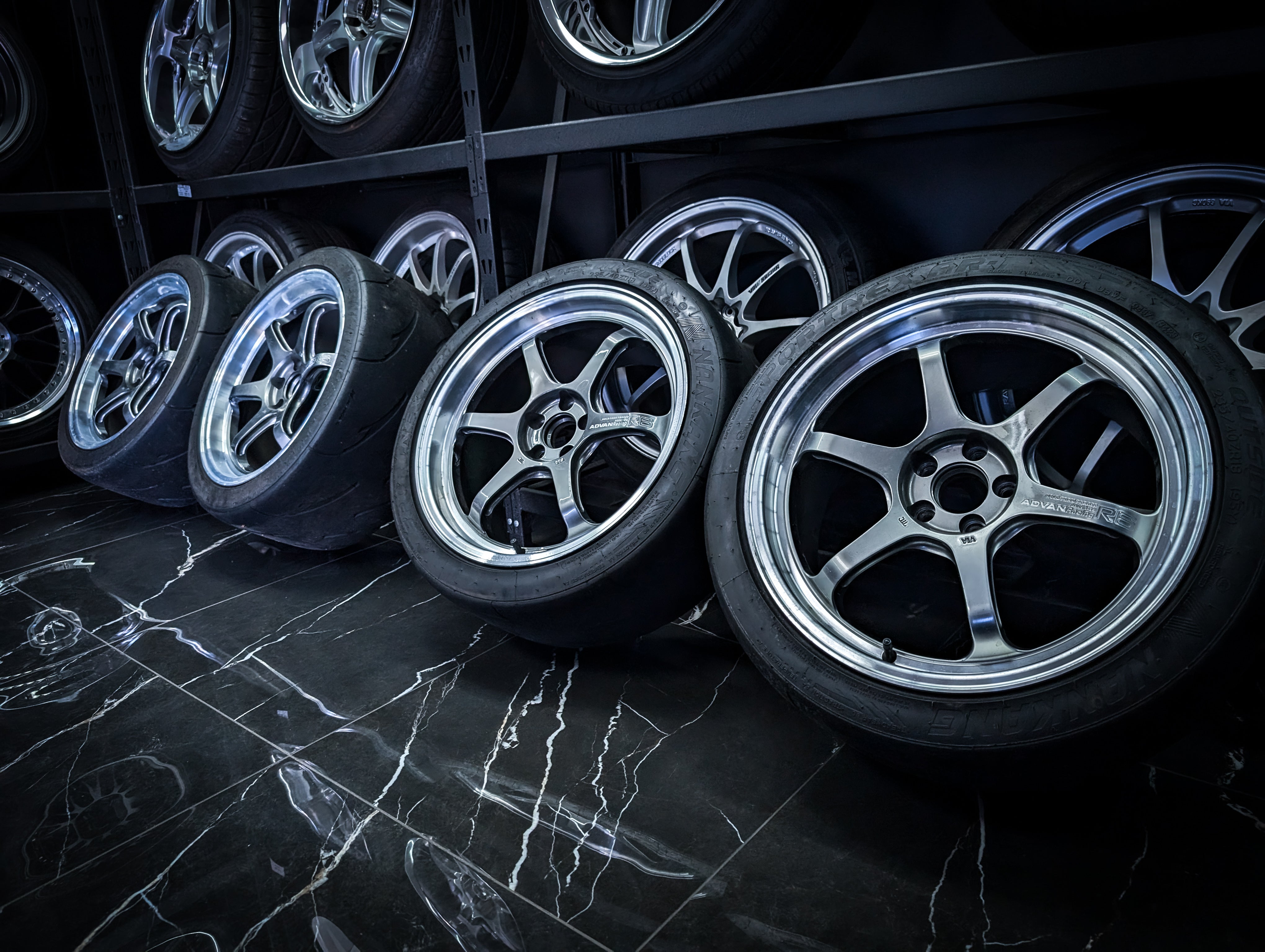 18" YOKOHAMA ADVAN R6 Forged Hyper Black Staggered Wheels x 4