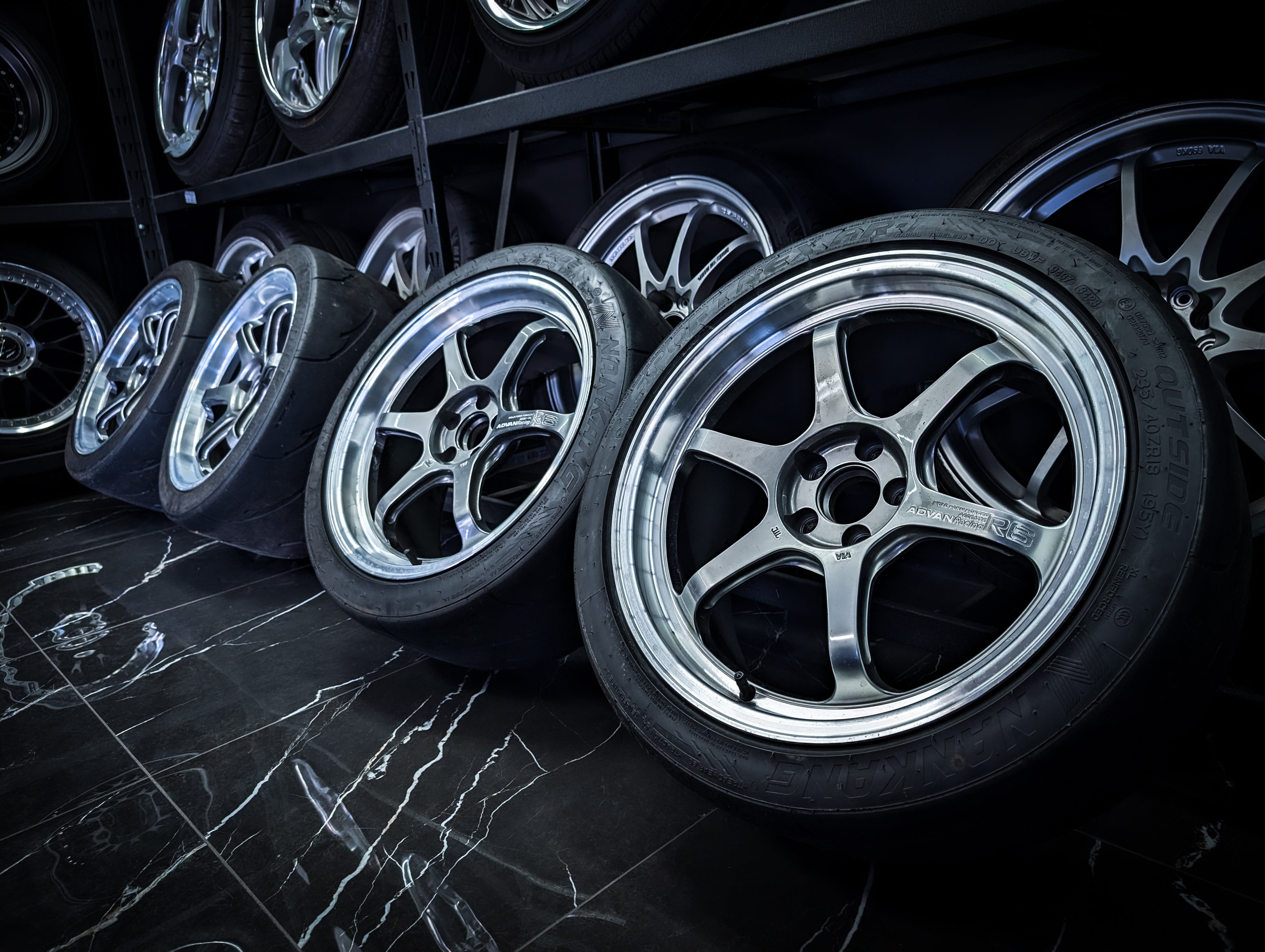 18" YOKOHAMA ADVAN R6 Forged Hyper Black Staggered Wheels x 4