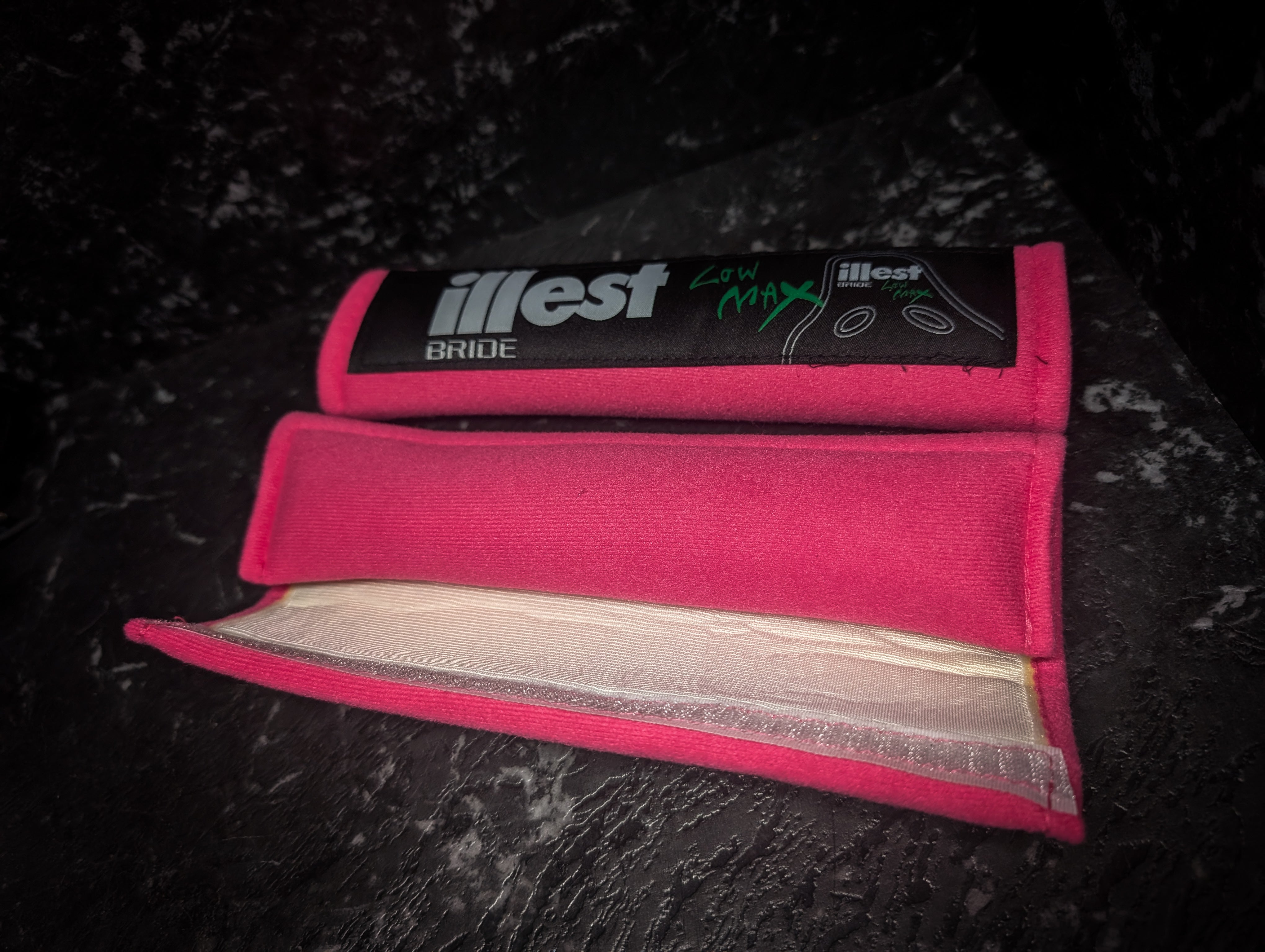 BRIDE ILLEST Pink Seat Belt Covers