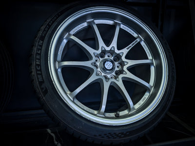 VR Limited Edition Volk Rays Style Silver Centre Caps