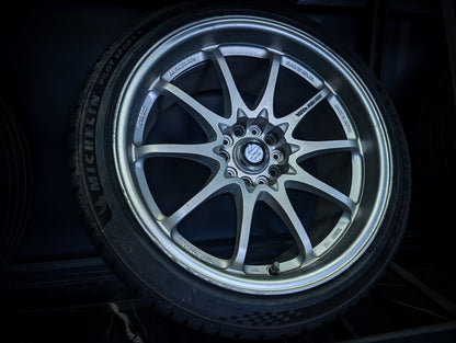 VR Limited Edition Volk Rays Style Silver Centre Caps