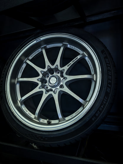 VR Limited Edition Volk Rays Style Silver Centre Caps
